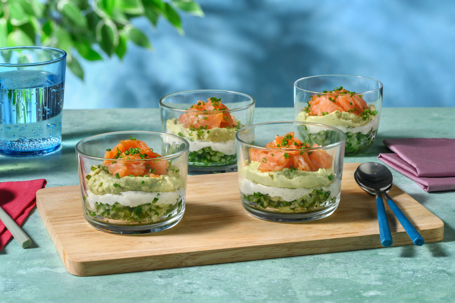 Verrines saumon fumé, avocat & concombre Recette | HelloFresh