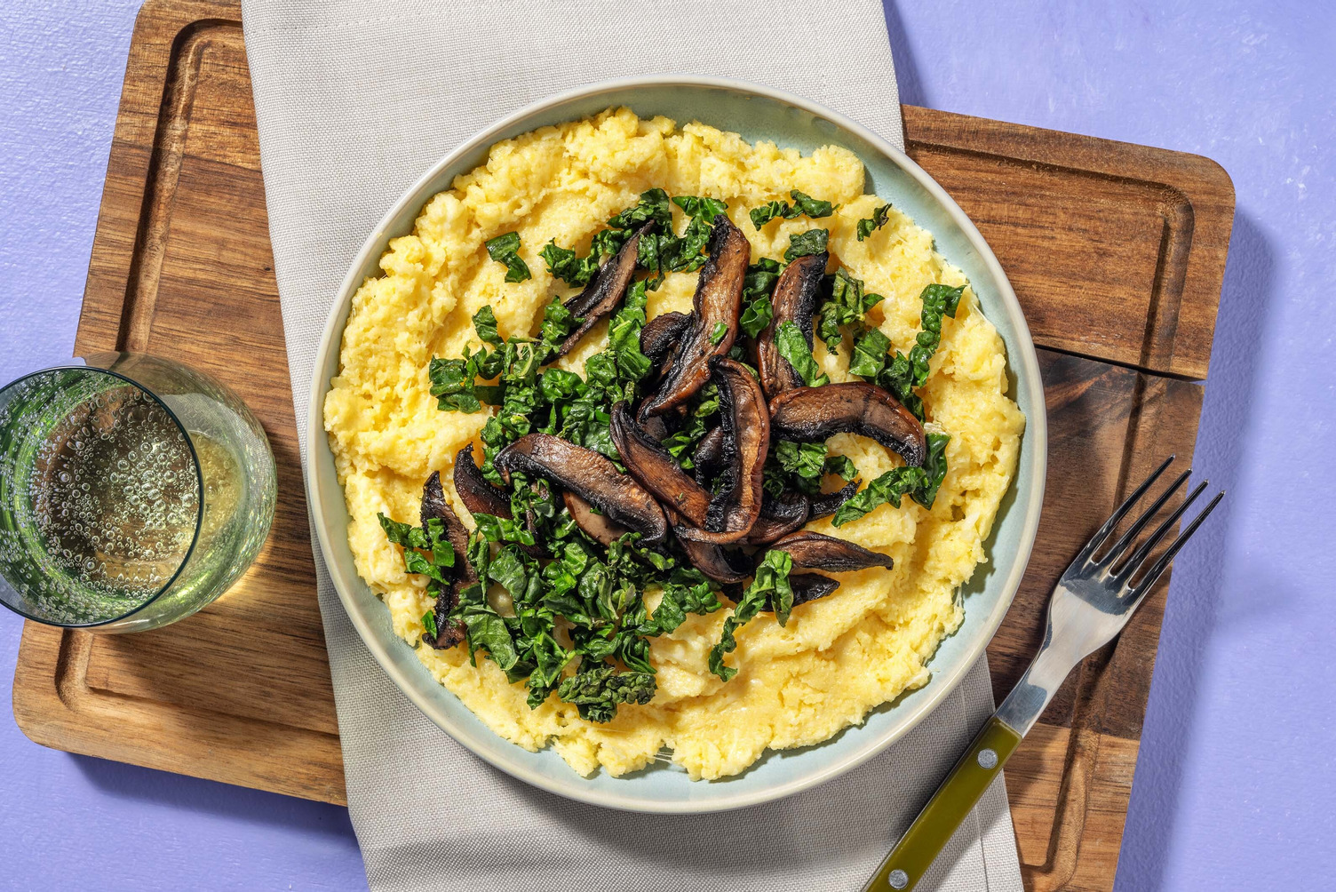 Sbrisolona di polenta Consilia con formaggio e cavolo nero