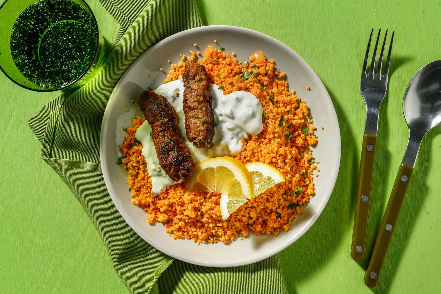 Würzige Hackfleischspieße Rezept | HelloFresh