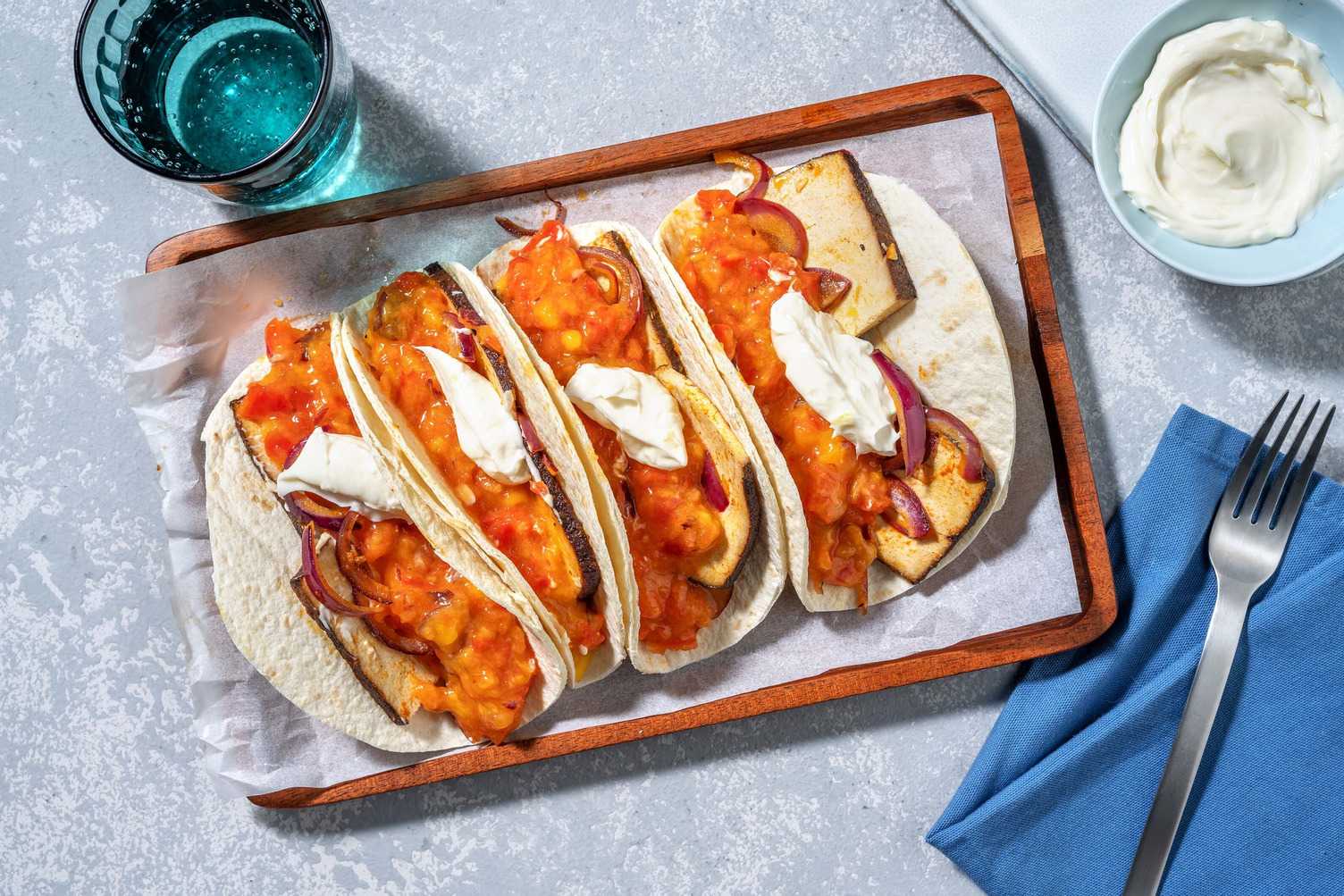Tacos mit Räuchertofu &amp; Mango-Paprika-Salsa Rezept | HelloFresh