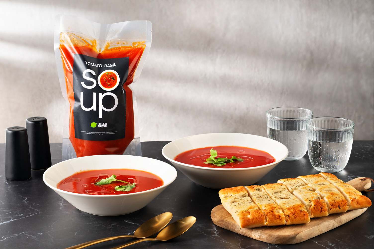Fruchtige Tomaten-Basilikum-Suppe Rezept | HelloFresh