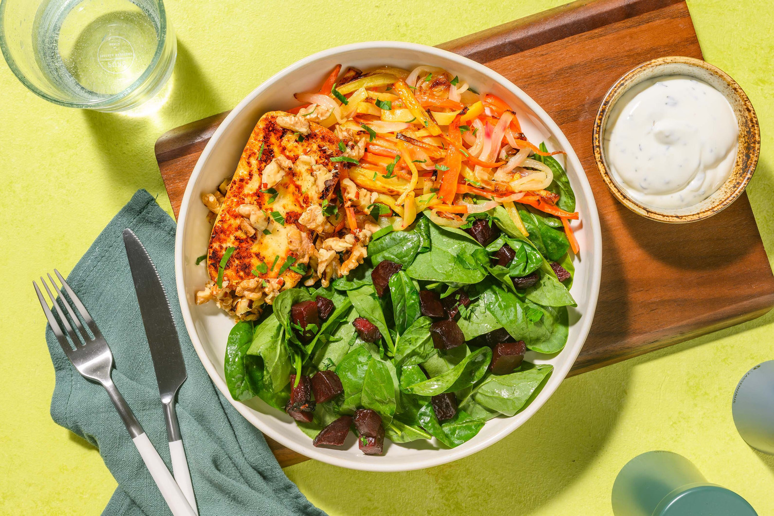 Grillkäse mit frischem Rote Beete-Salat Rezept | HelloFresh