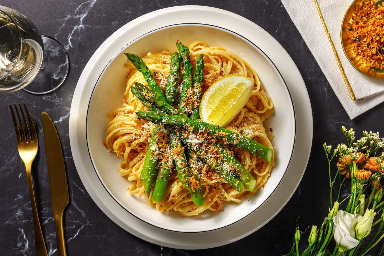 Linguine al Limone mit grünem Spargel Rezept | HelloFresh