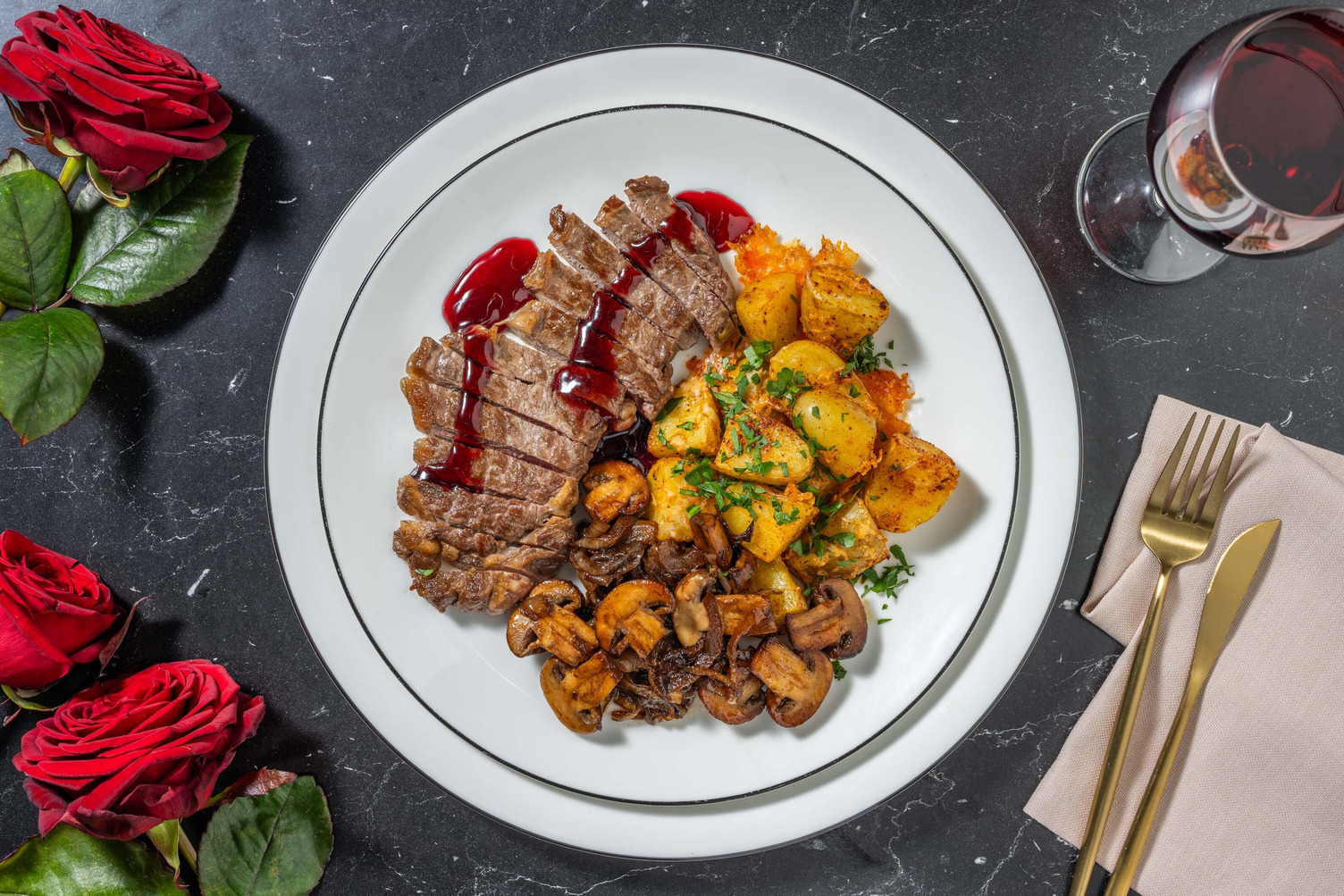 Rinderh Ftsteak Mit Geschmorten Pilzen Rezept Hellofresh