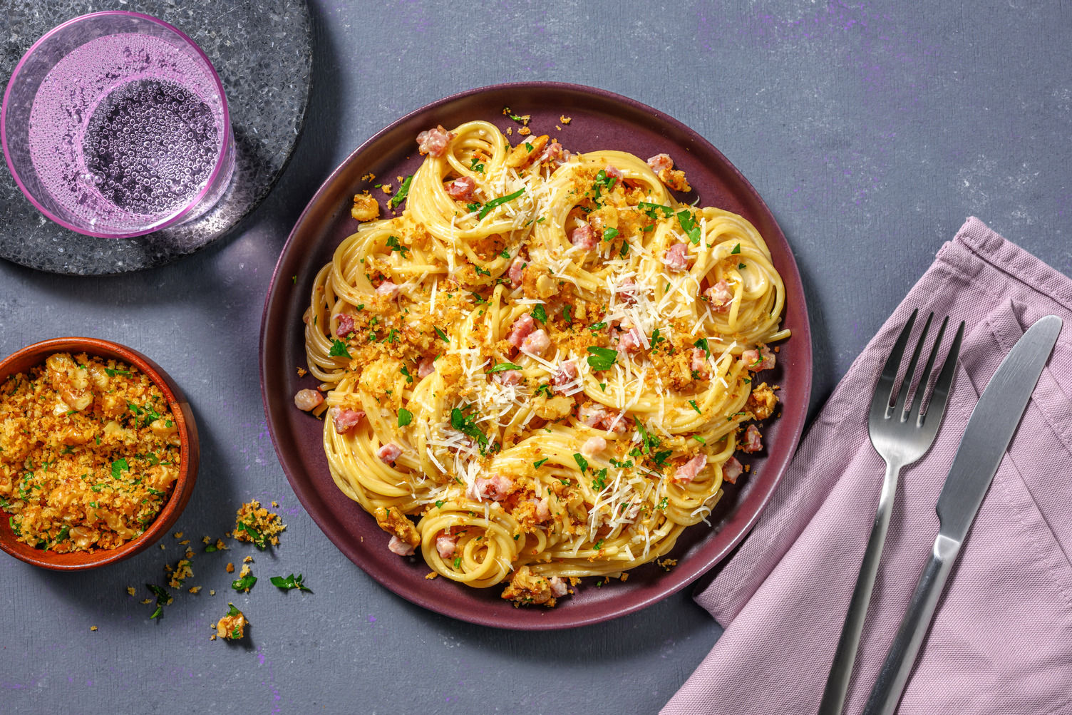 Carbo à la française aux fusilli complets Recette | HelloFresh