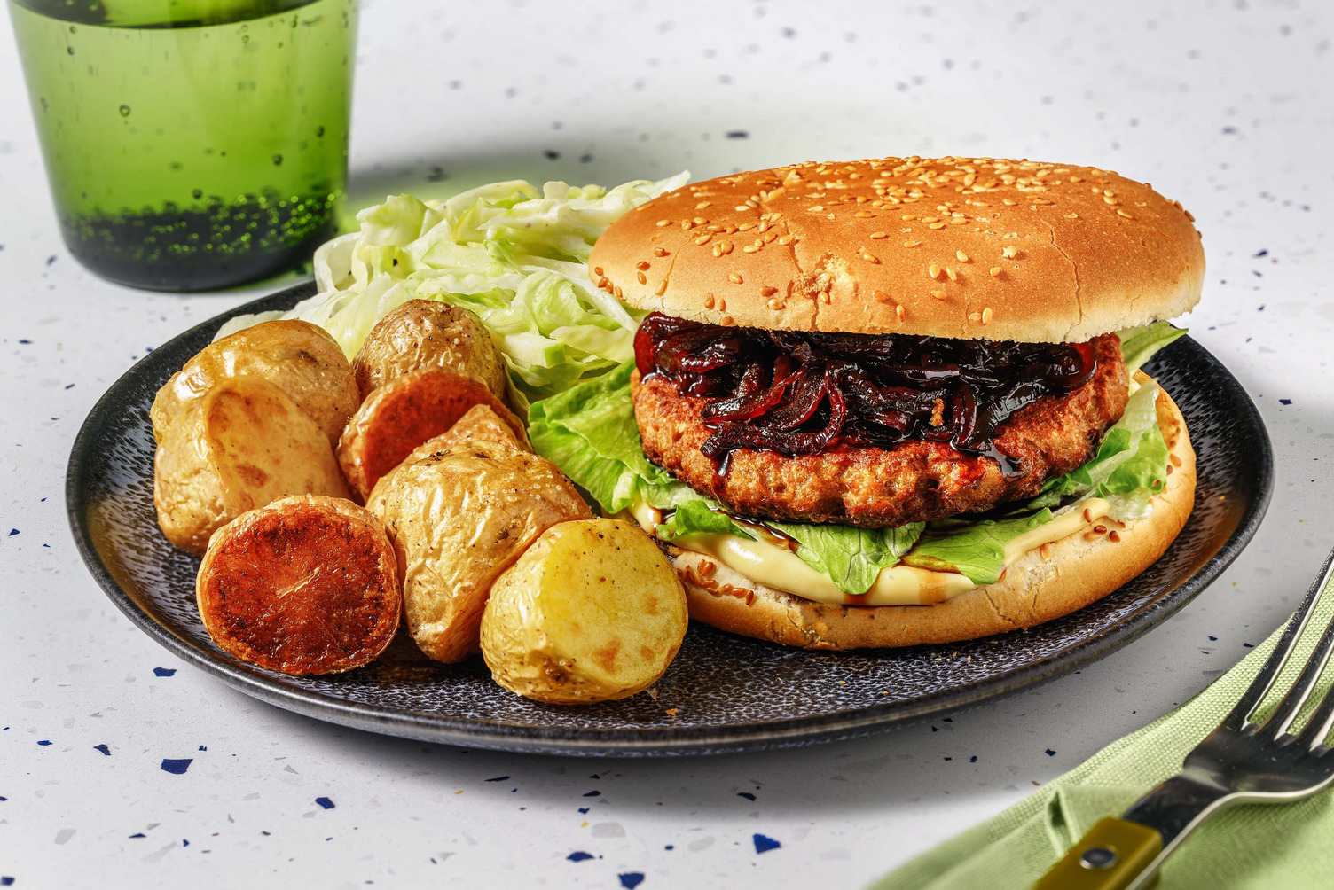 Vegetarische burger met honing-mosterdsaus Recept | HelloFresh