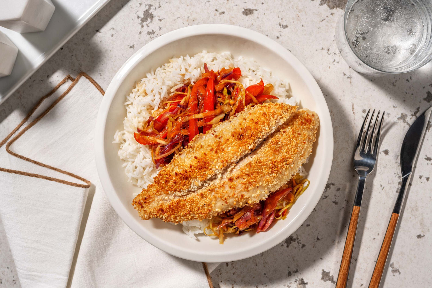 Fischfilet in Sesam-Mantel auf Jasminreis Rezept | HelloFresh