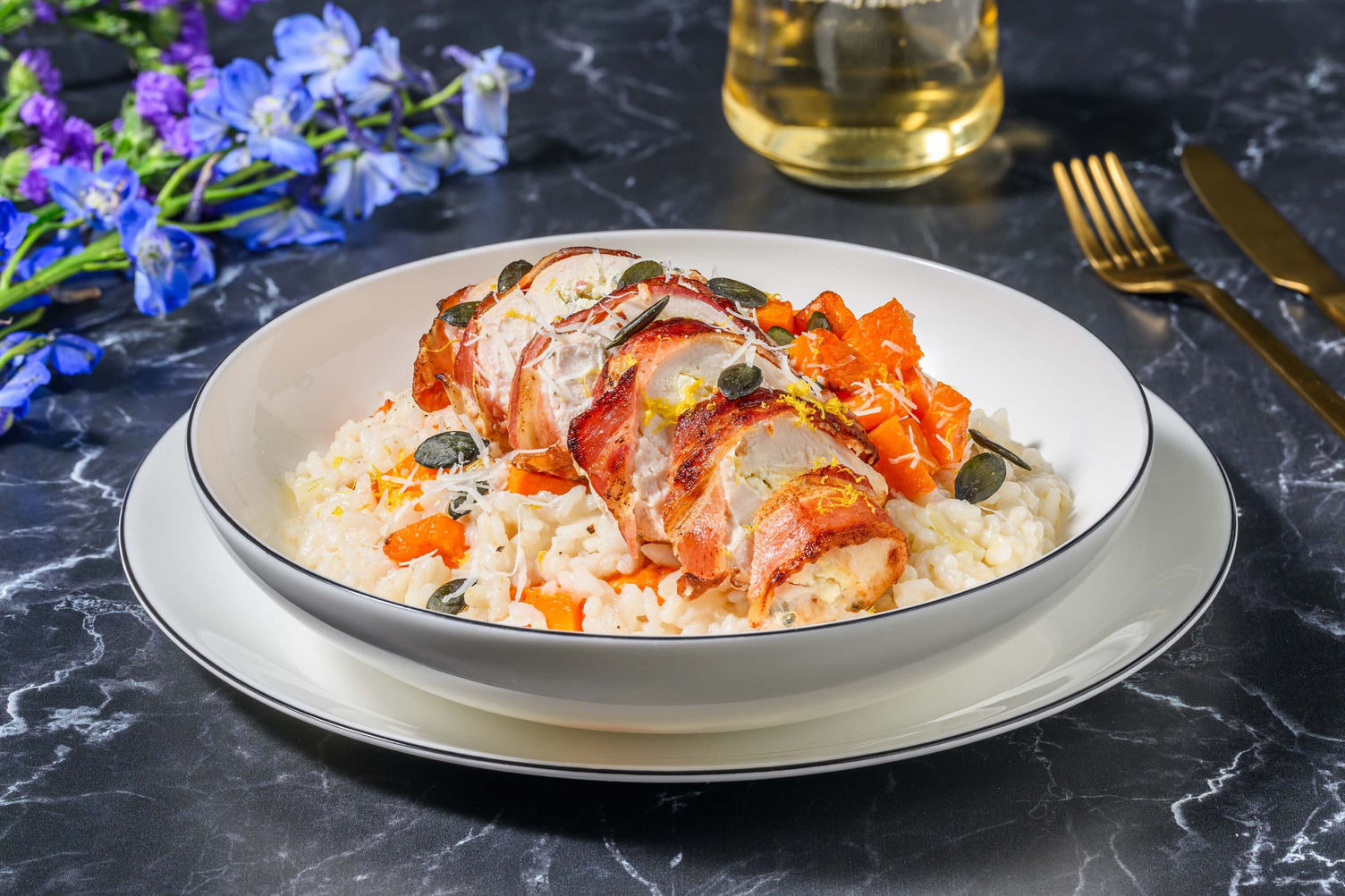 Pompoenrisotto met kip in ontbijtspek Recept HelloFresh