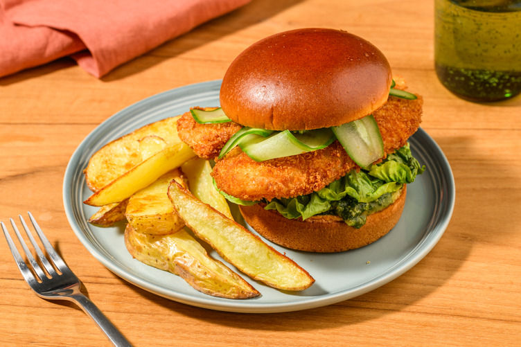 [6-Ing : R45455-1] Fish Shop Crumbed Basa Burger Recipe | HelloFresh