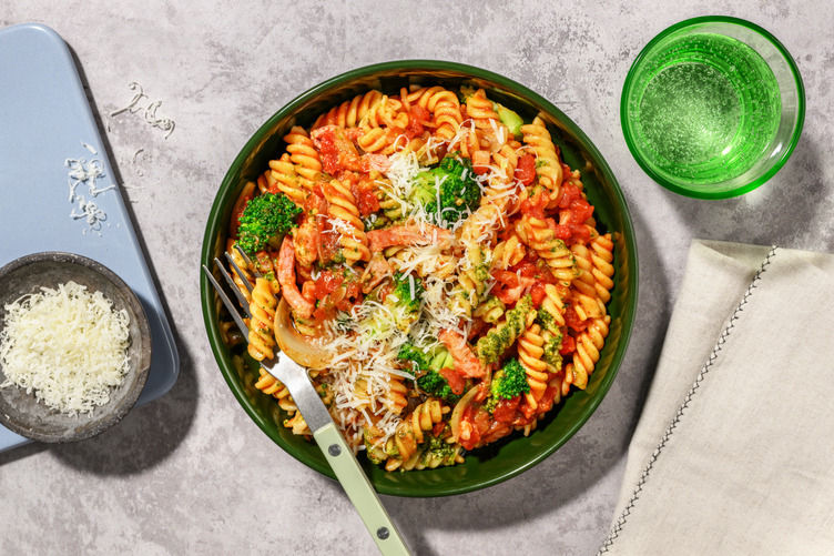 No Fuss Bacon, Chicken & Pesto Fusilli Recipe | HelloFresh