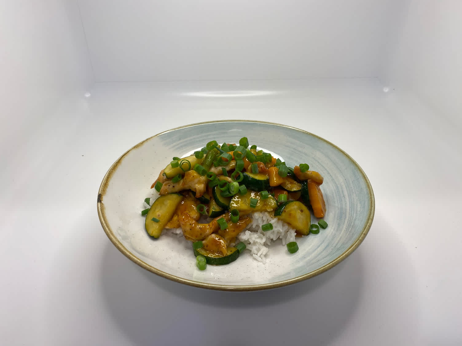 Orangen-Hähnchen mit Zucchini Rezept | HelloFresh
