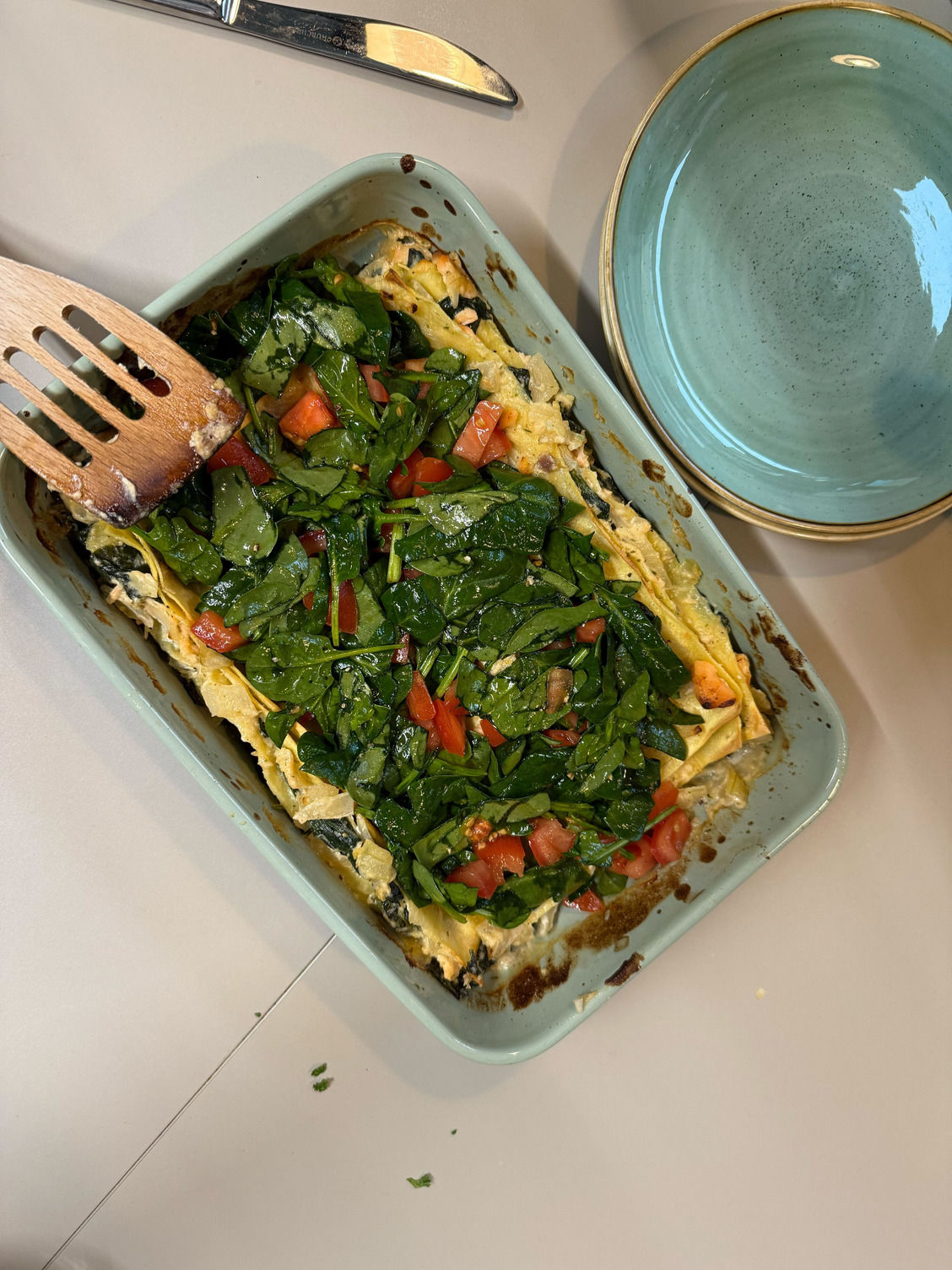 Cremiger Lasagna mit Lachs und Rahmspinat, Rezept | HelloFresh