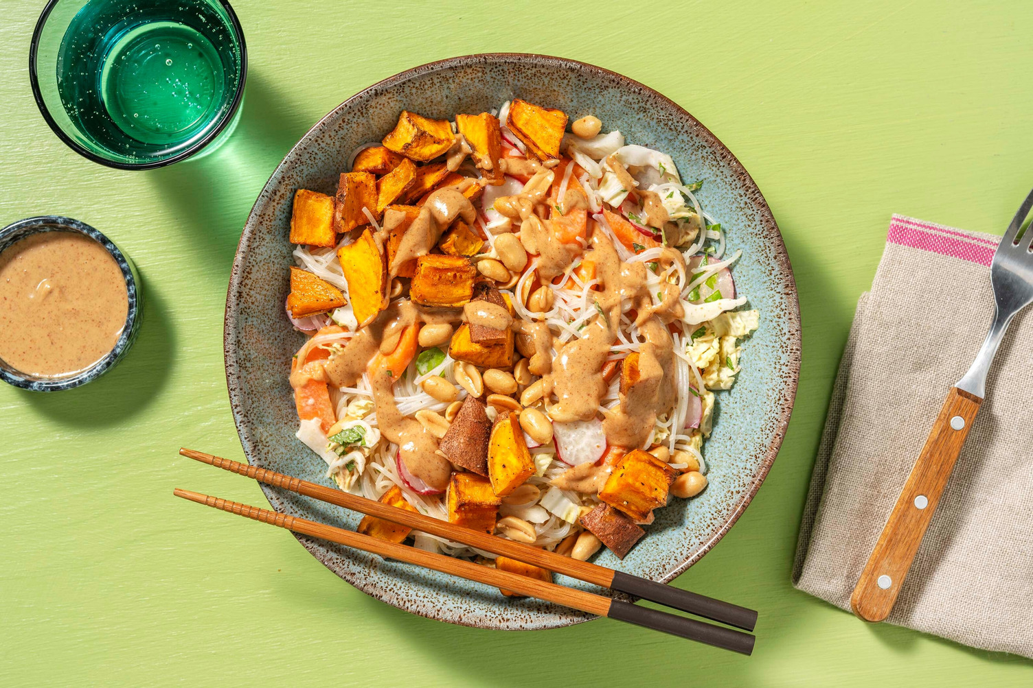 Asiatischer Chinakohl-Glasnudelsalat Rezept | HelloFresh