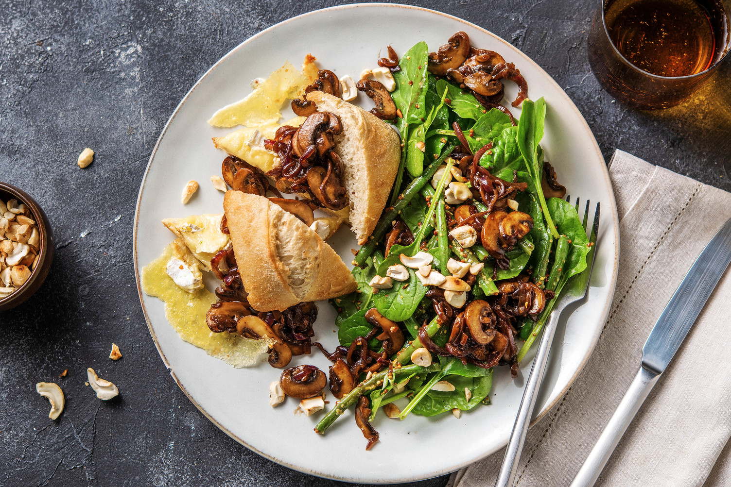 Sandwich au brie et aux champignons Recette | HelloFresh