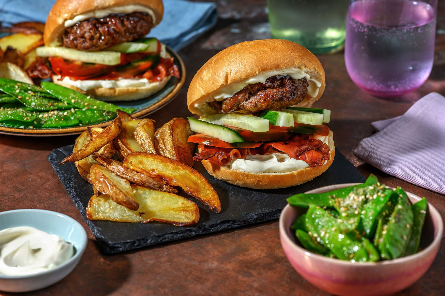 Snelle en rijke hamburger met Aziatische twist Recept | HelloFresh