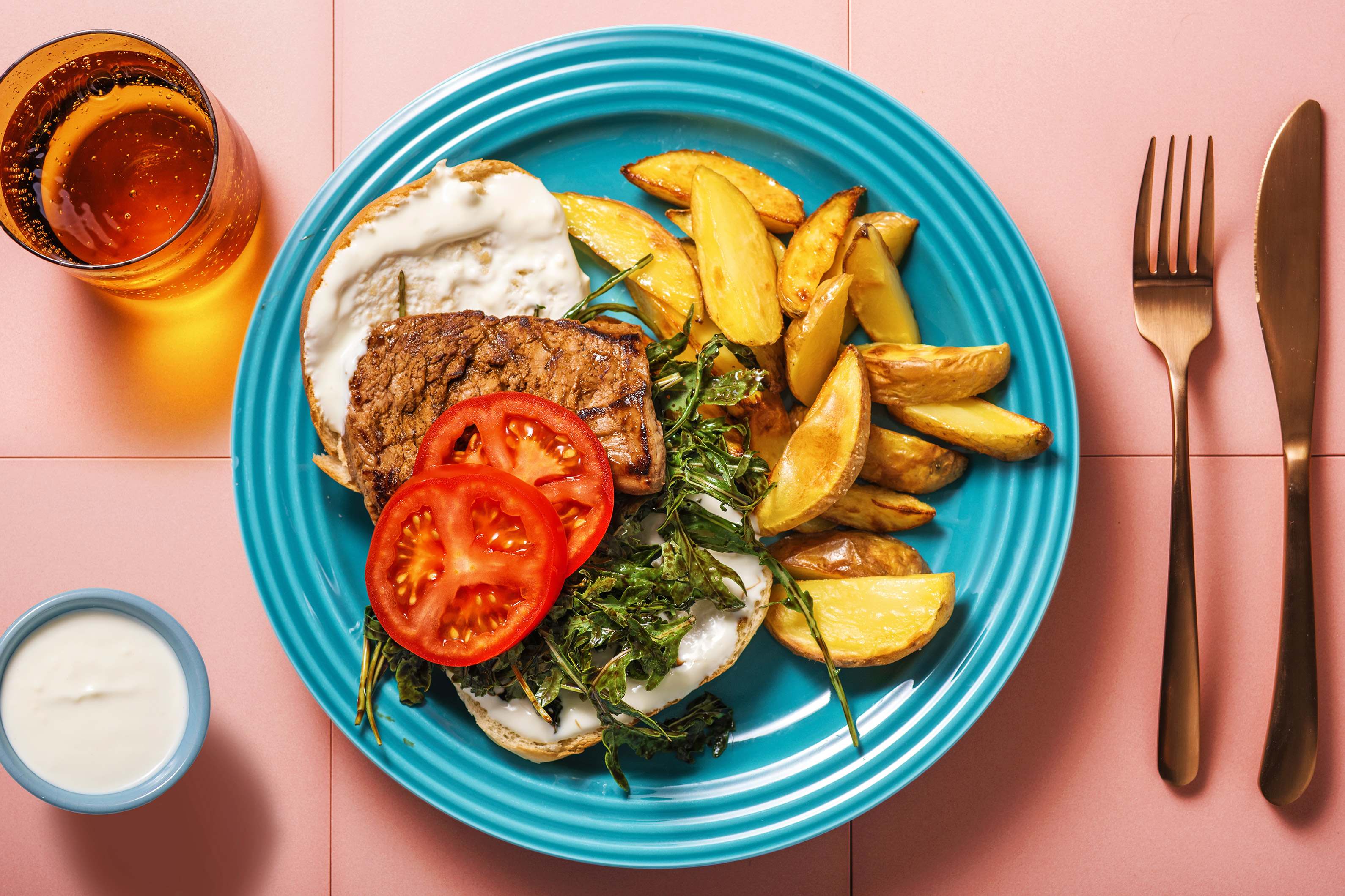 Burger mit mariniertem Steak Rezept | HelloFresh