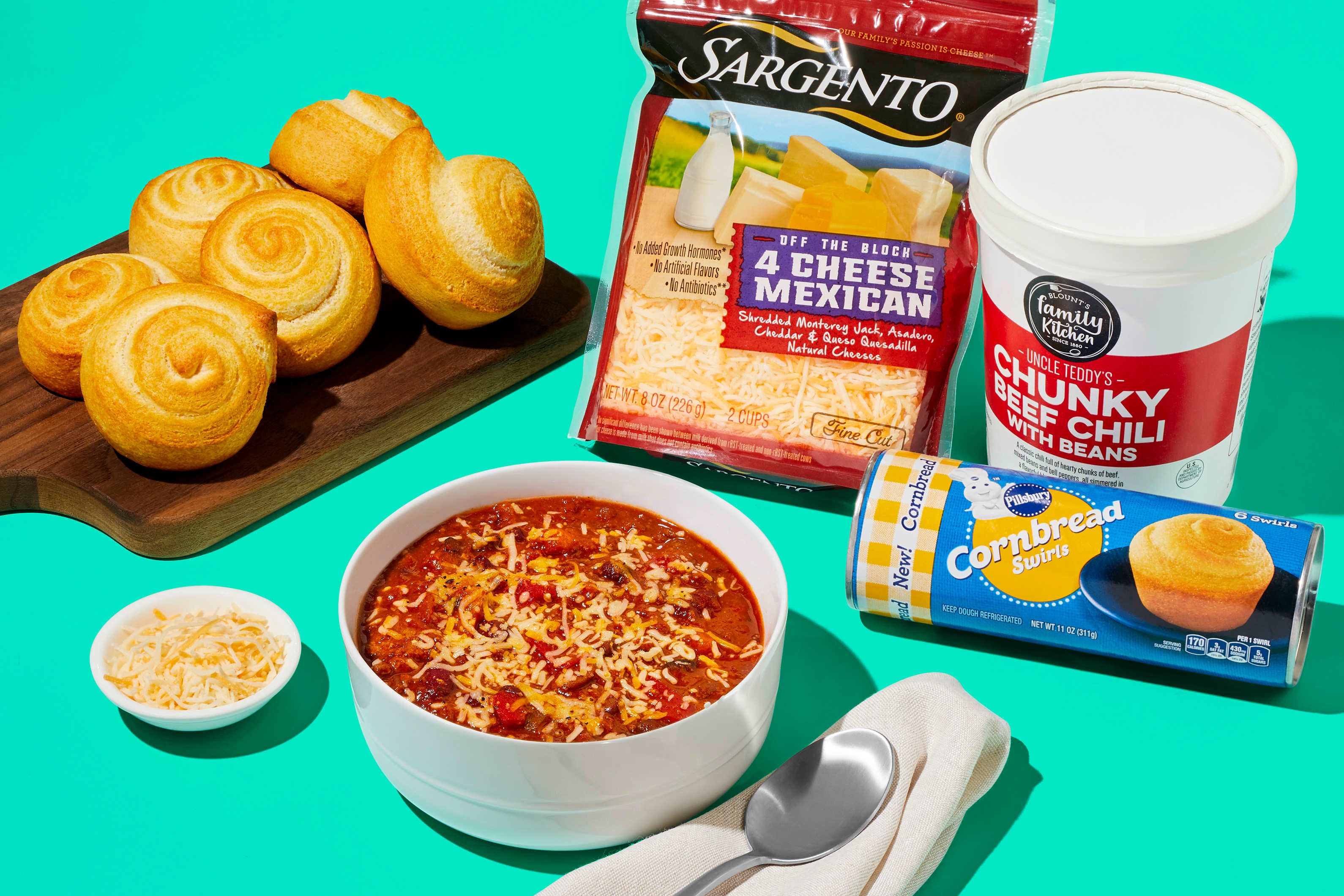 Chunky Beef Chili, Pillsbury Cornbread Swirls & Sargento 4 Cheese