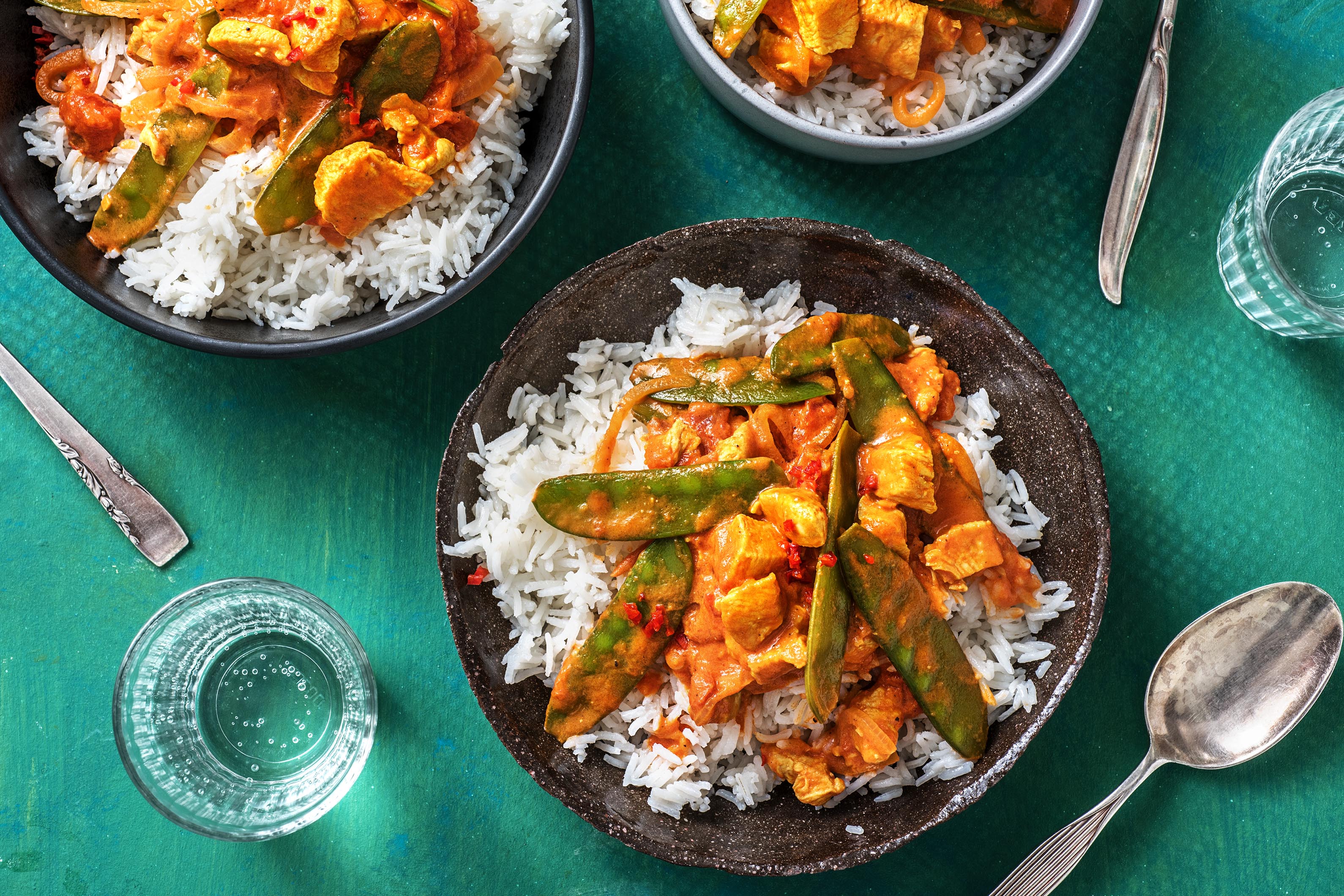 chicken-curry-with-rice-mangetout-recipe-hellofresh