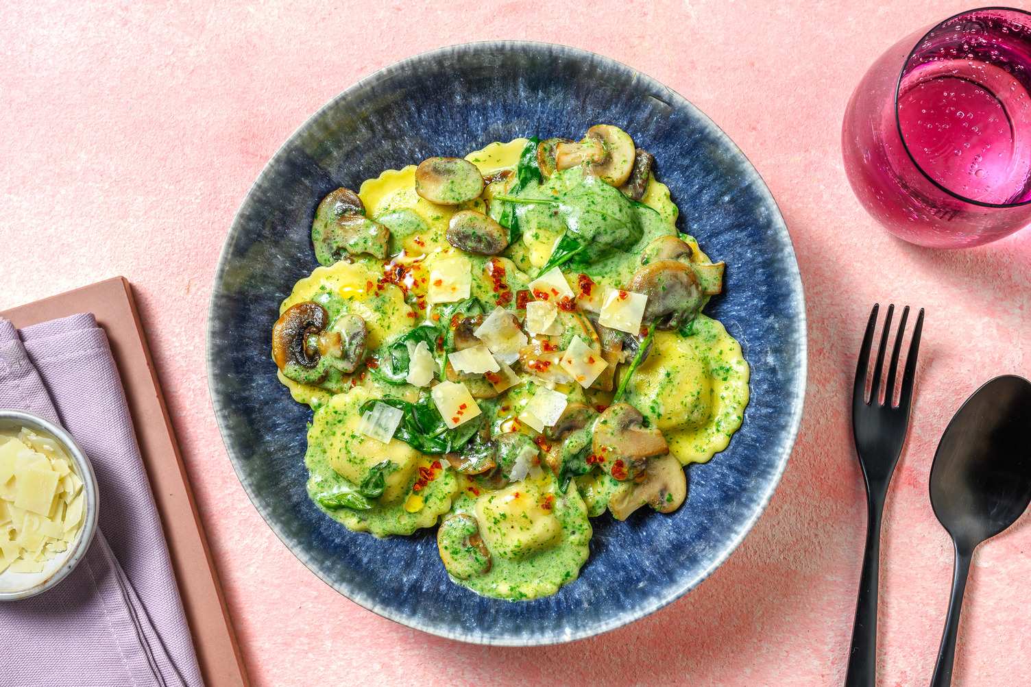 Fiorelli mit Pilzfüllung in Spinatrahm Rezept | HelloFresh
