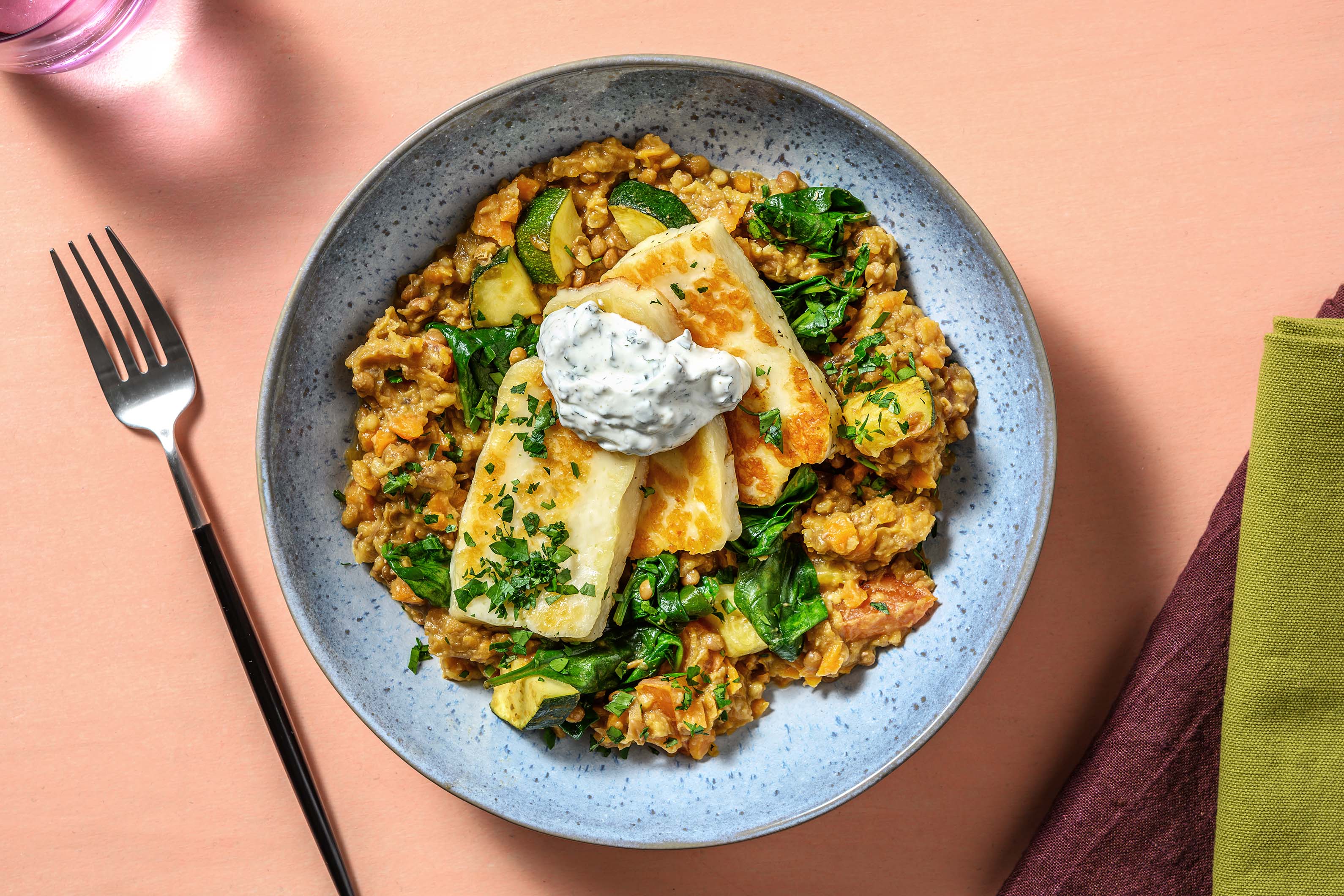 Gebratener Halloumi mit Linsengemüse Rezept | HelloFresh