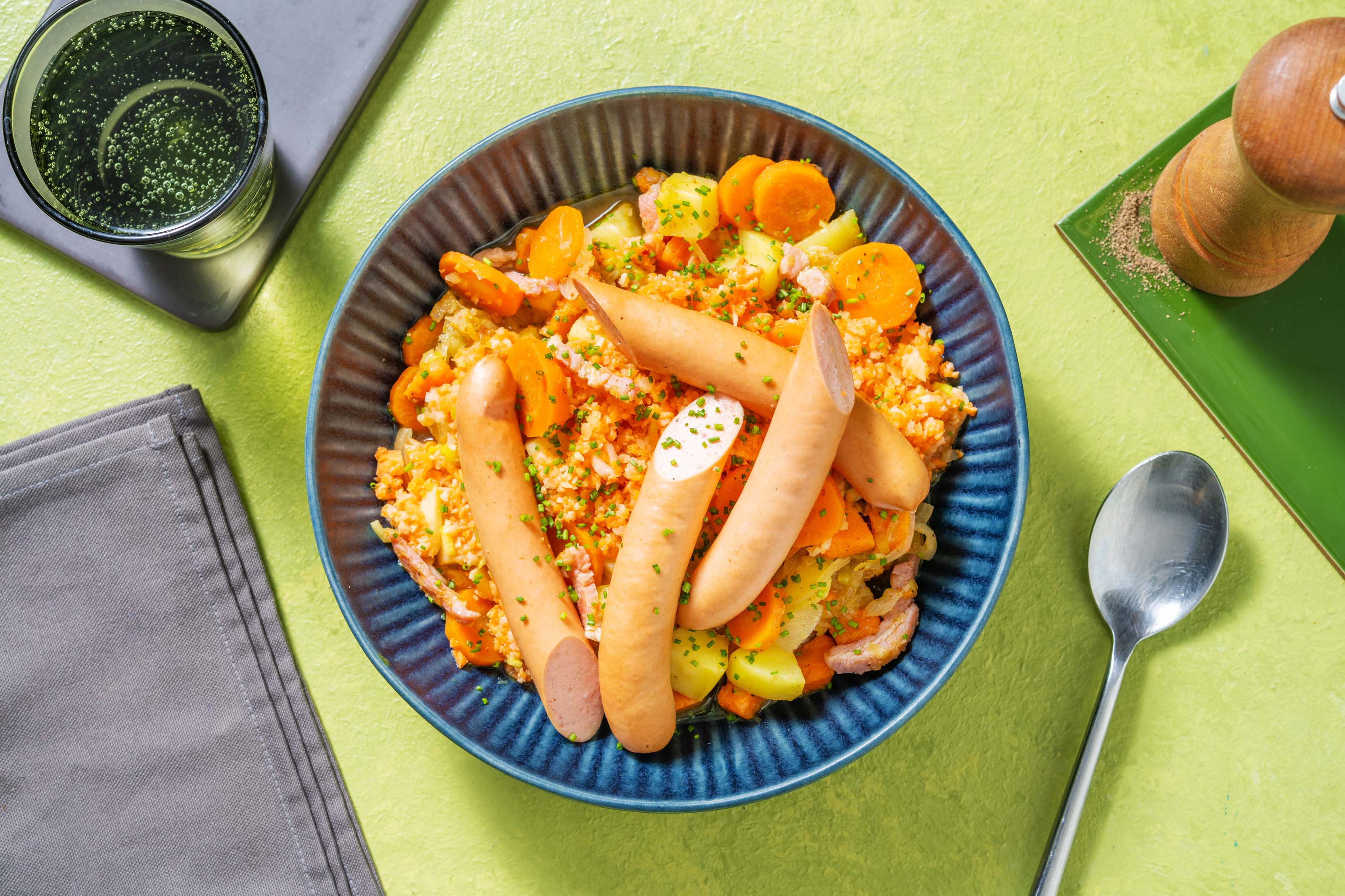 Kartoffeleintopf mit Wiener Würstchen Rezept | HelloFresh