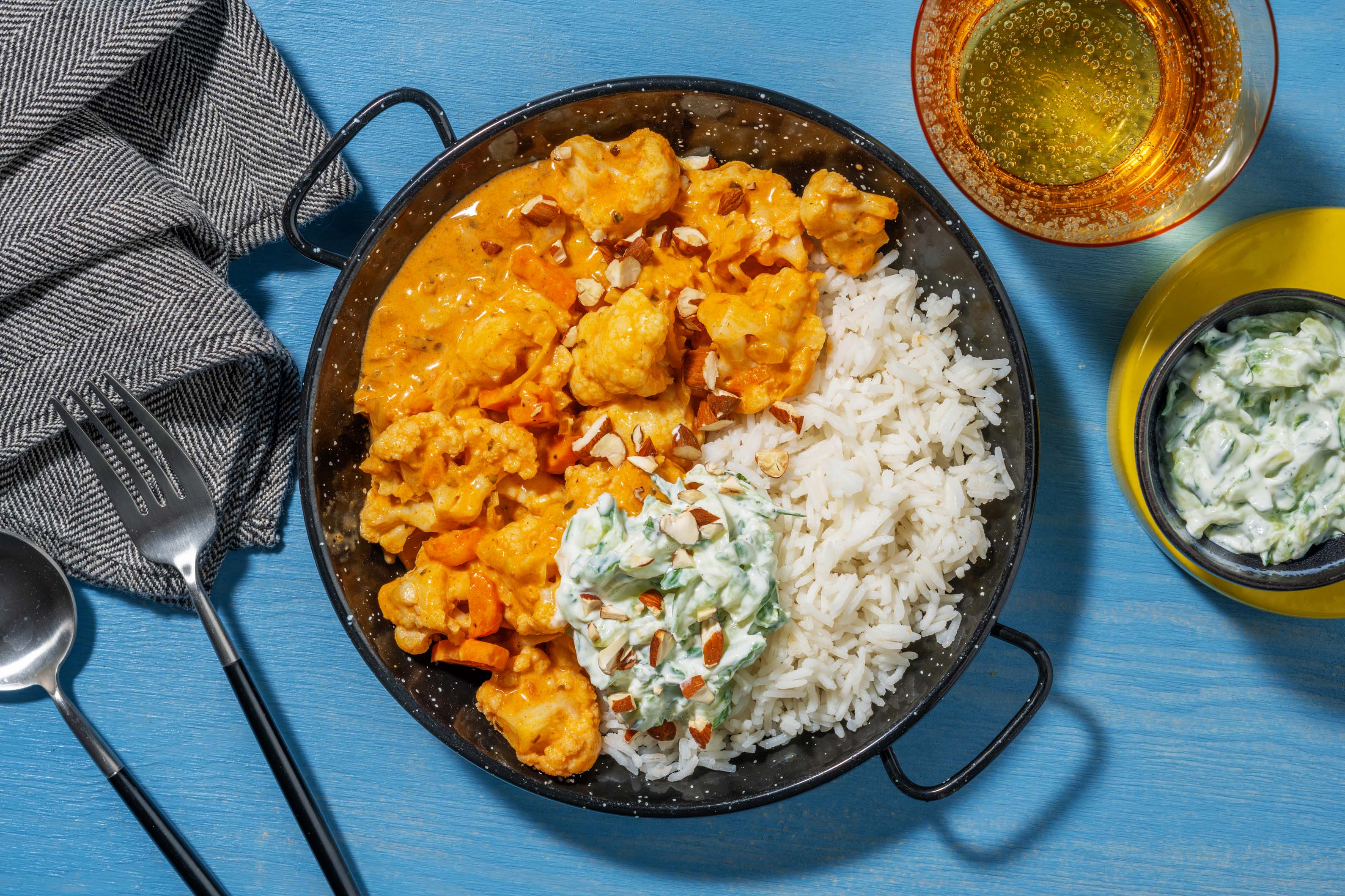 Kokos-Tikka-Masala mit Blumenkohl und Mandel Rezept | HelloFresh