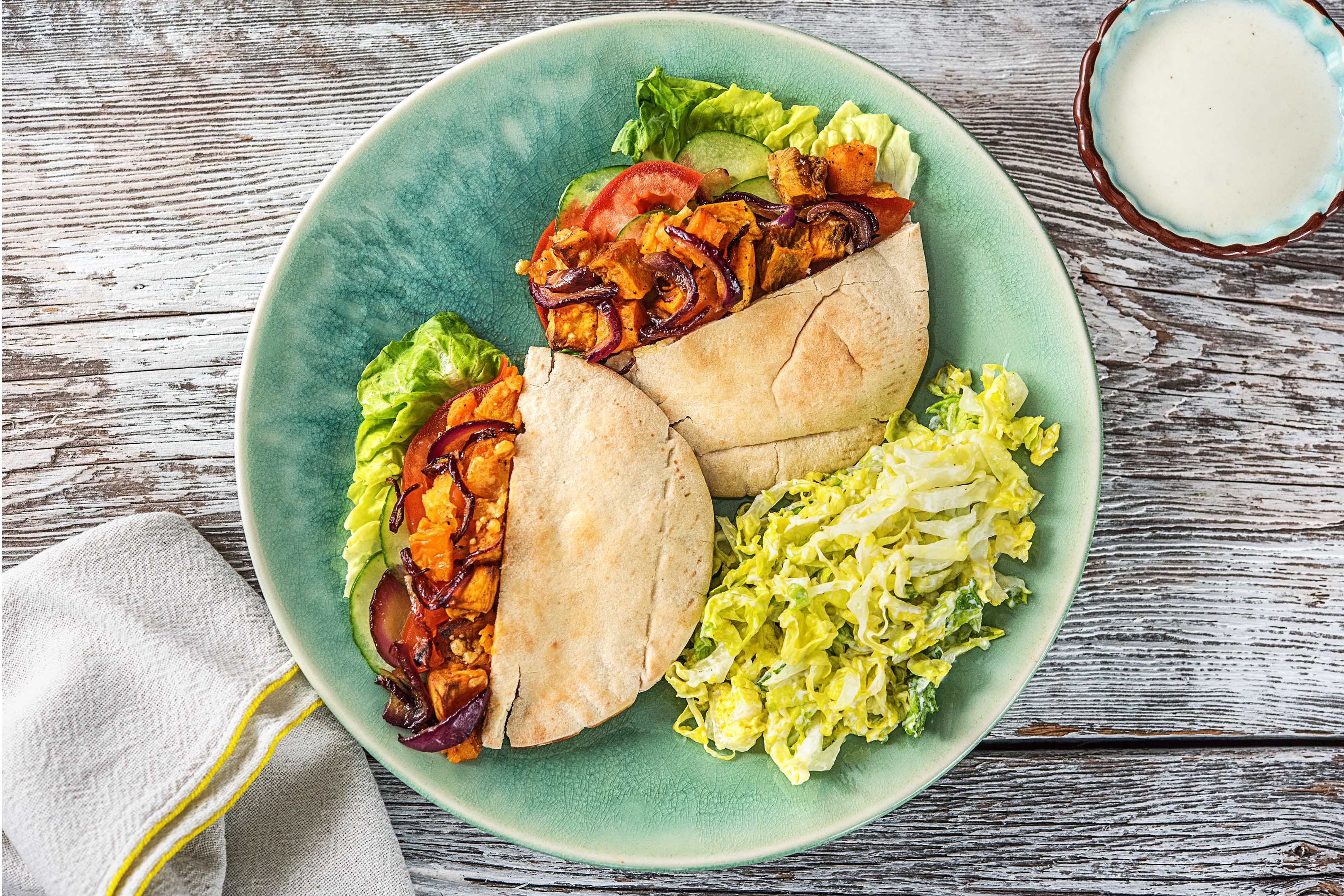 Pita-Burger mit gebackener Süßkartoffel Rezept | HelloFresh