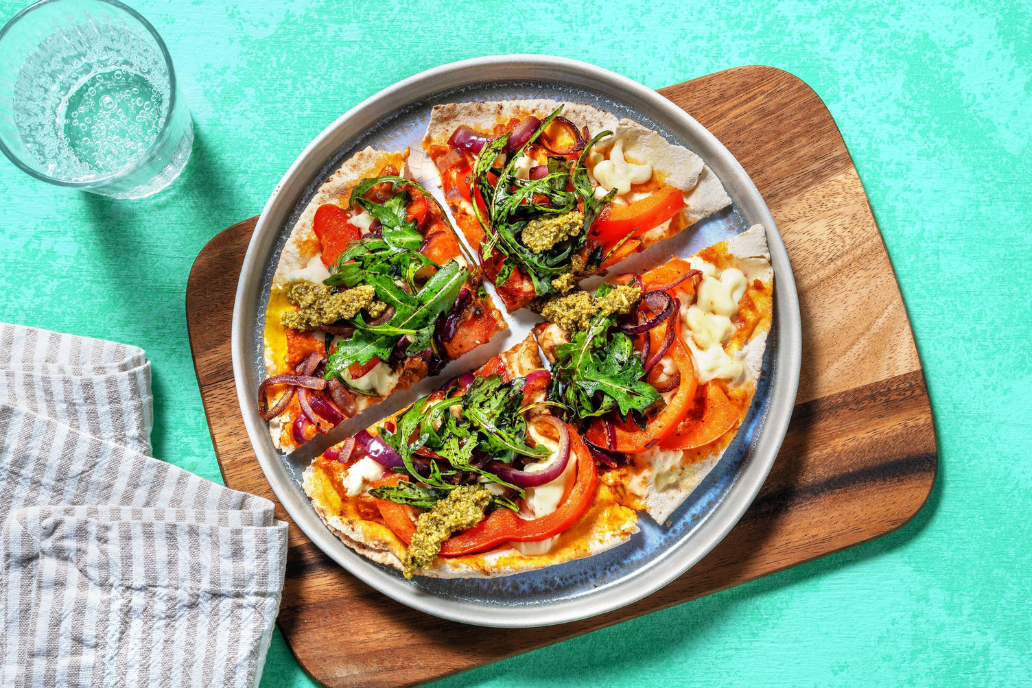 Pizzetta Caprese mit Mozzarella Rezept | HelloFresh