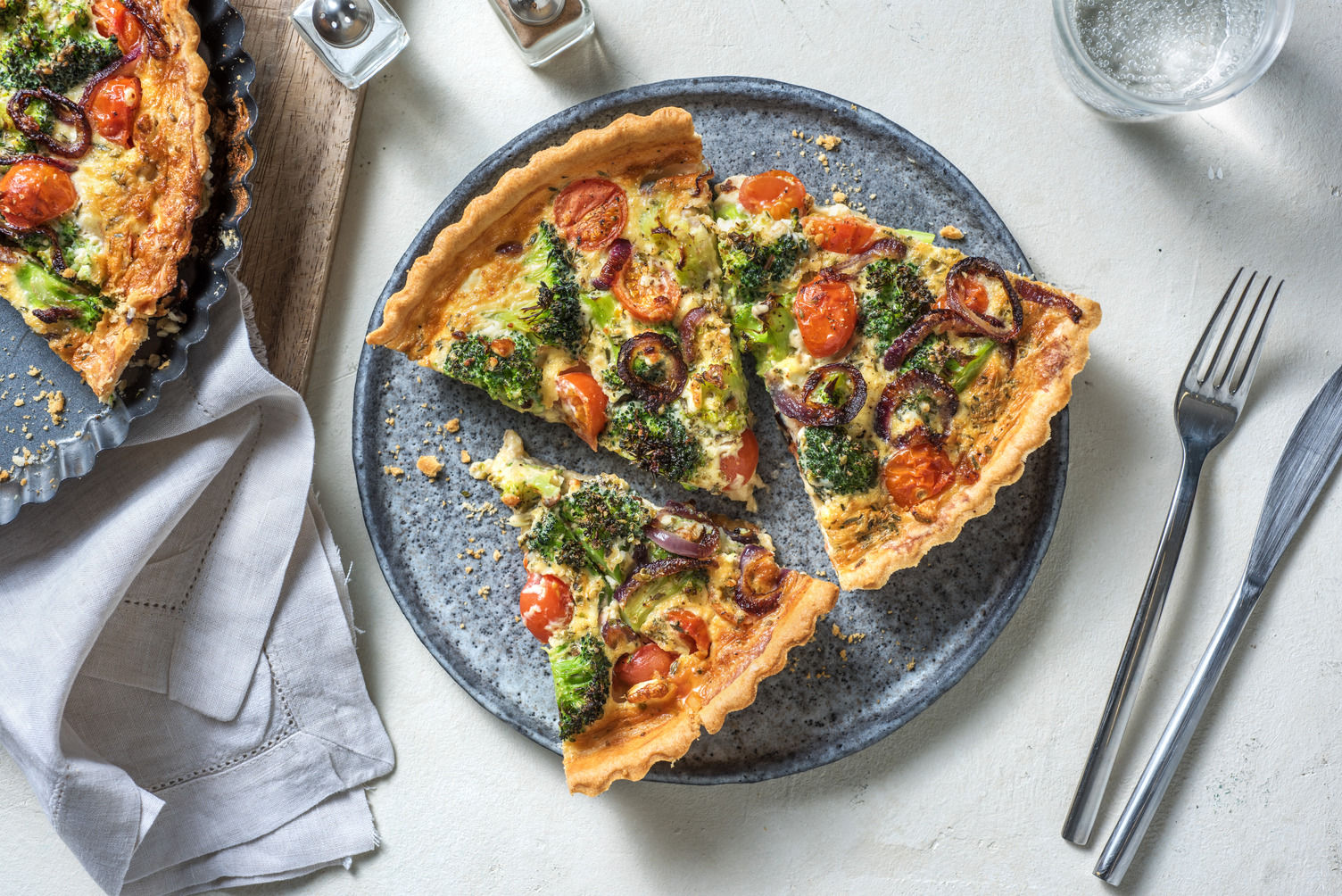 Quiche au brocoli et fromage vieux Recette | HelloFresh