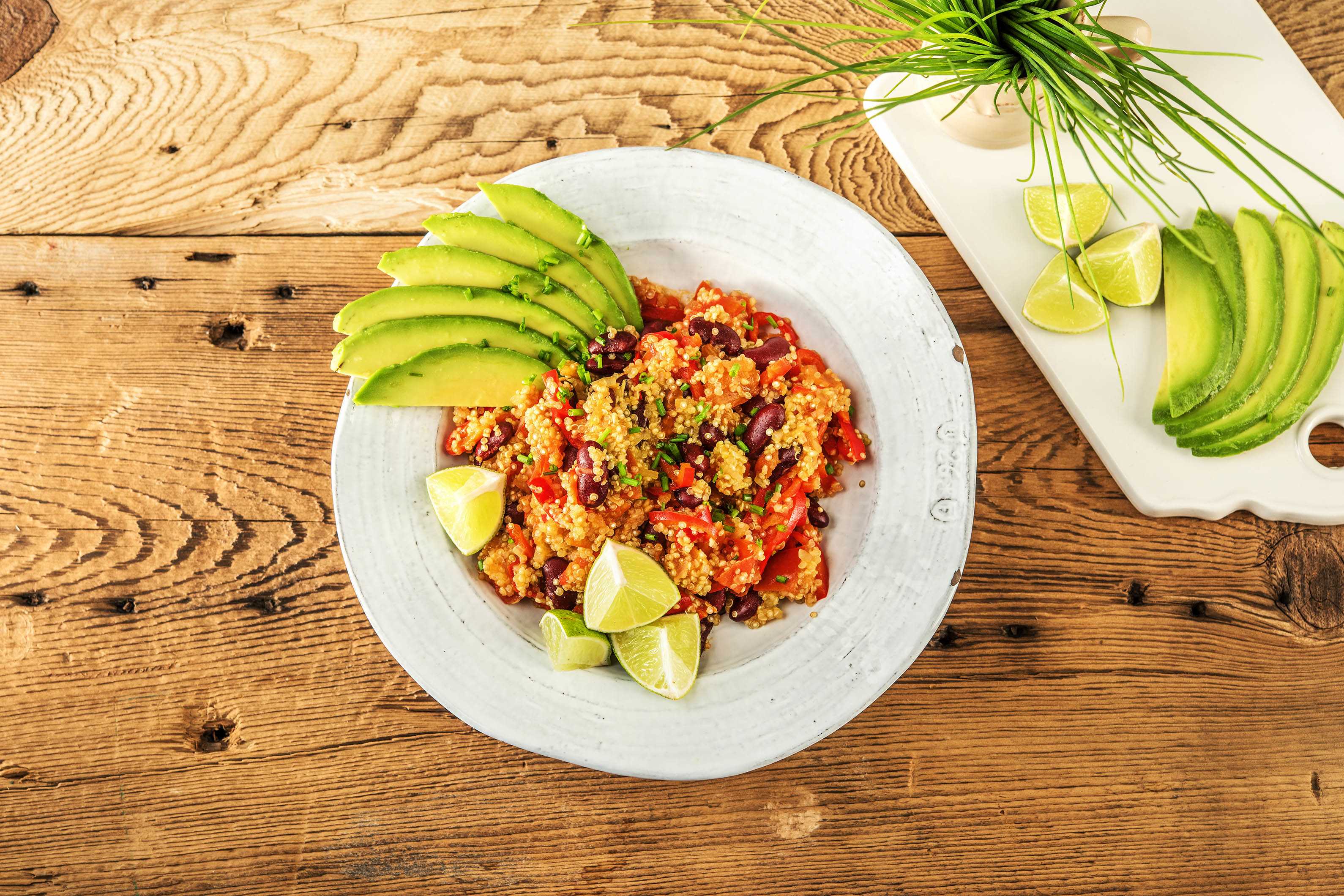 QuinoaChili mit Avocadostreifen Rezept HelloFresh
