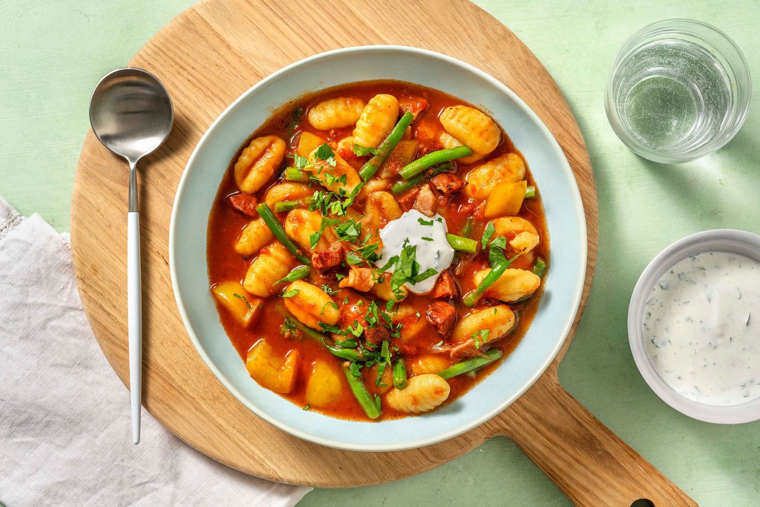 Rauchiger GnocchiBohnenEintopf mit Chorizo Rezept HelloFresh