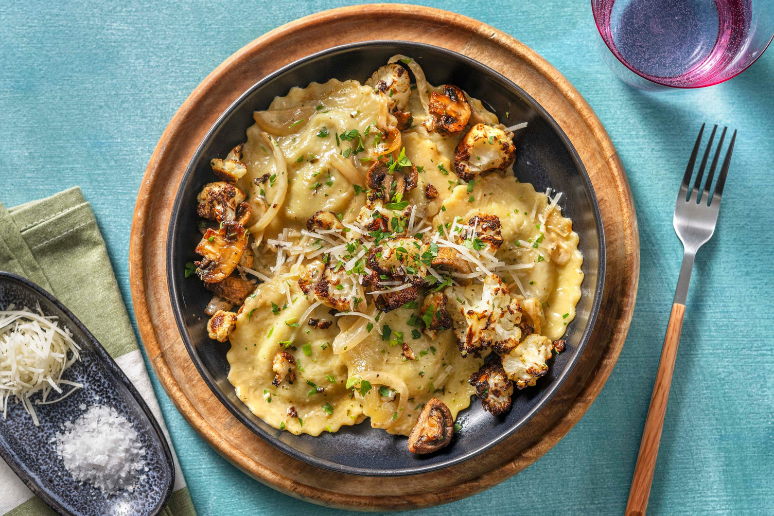 Raviolis aux champignons & sauce crémeuse aux herbes - Trois fois par jour