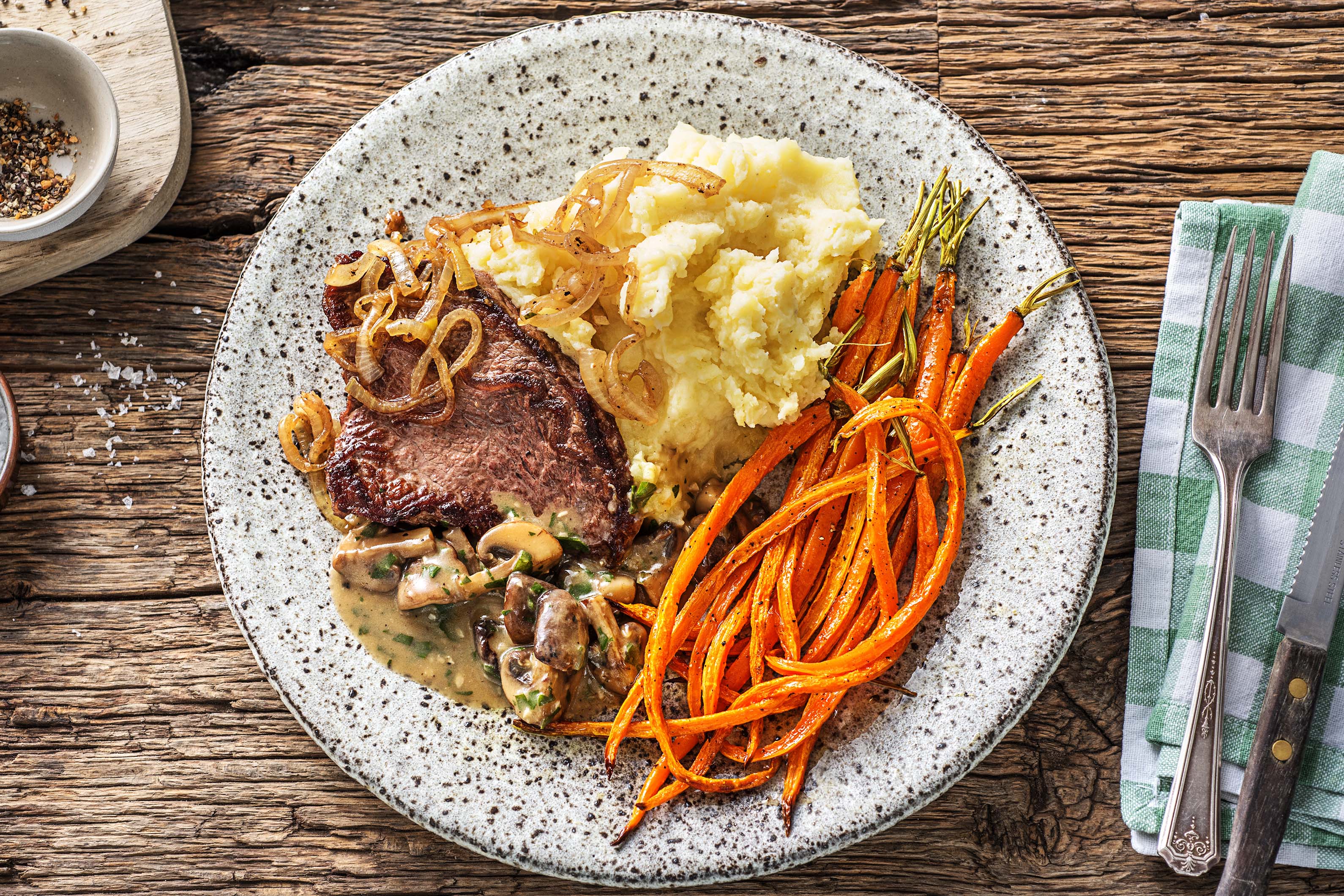 Rindersteak mit Champignon-Senf-Soße Rezept | HelloFresh