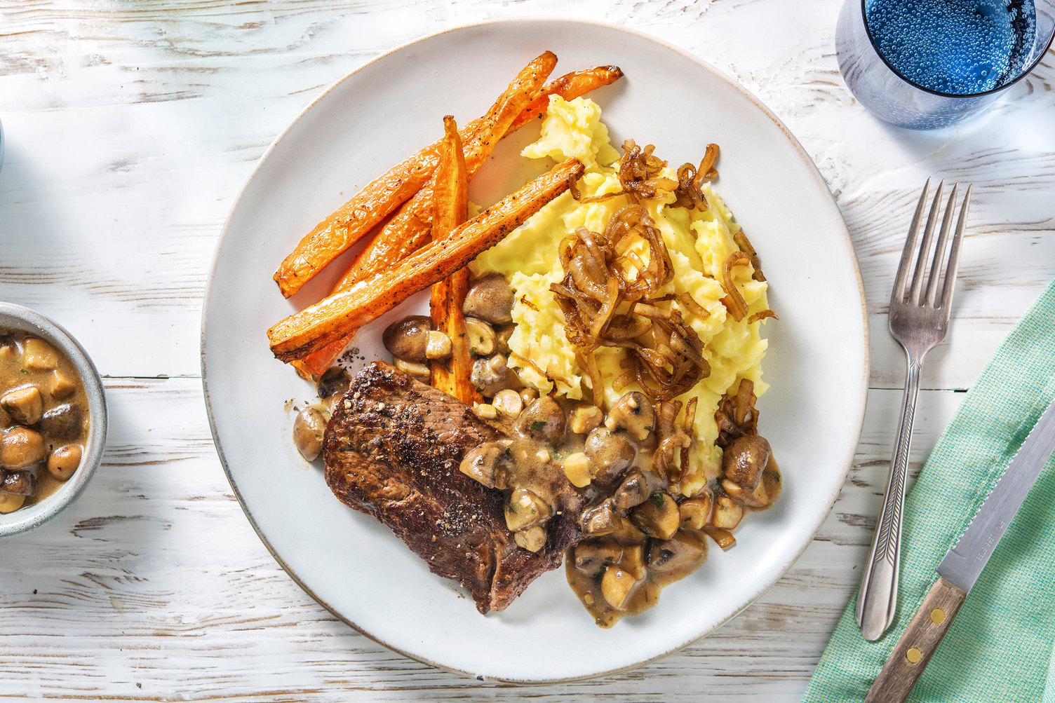 Rindersteak mit Champignon-Senf-Soße Rezept | HelloFresh