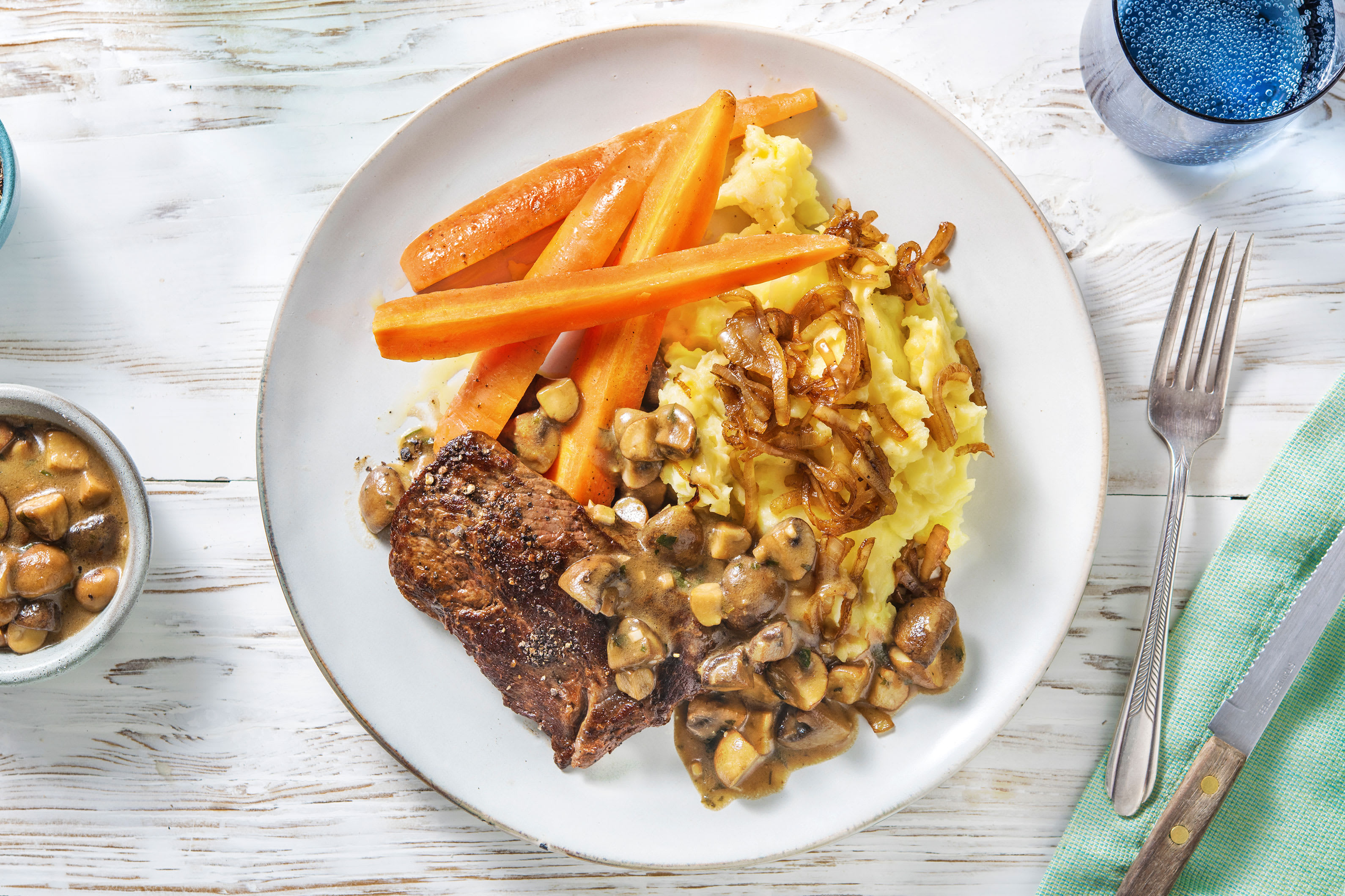 Rindersteak mit Schmorzwiebeln Rezept | HelloFresh
