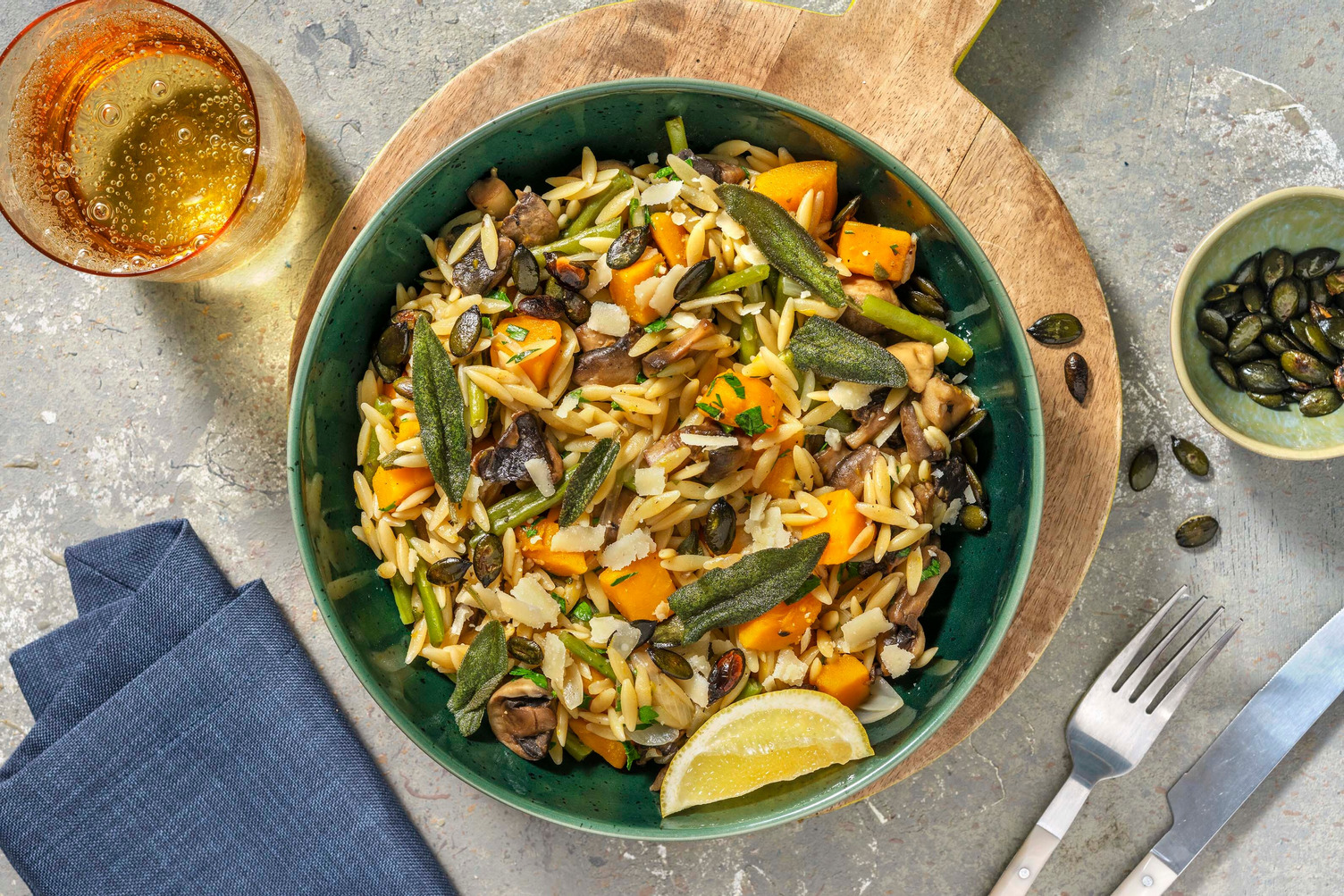 Risoni mit Hokkaido, Buschbohnen und Pilzen Rezept | HelloFresh