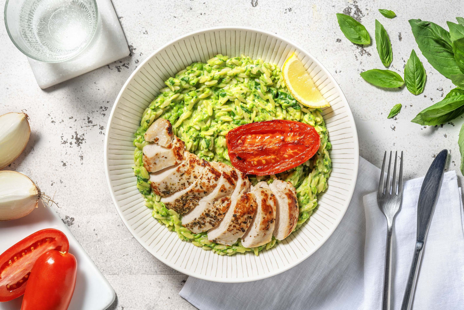 Risotto d'orzo et filet de poulet aux herbes Recette HelloFresh