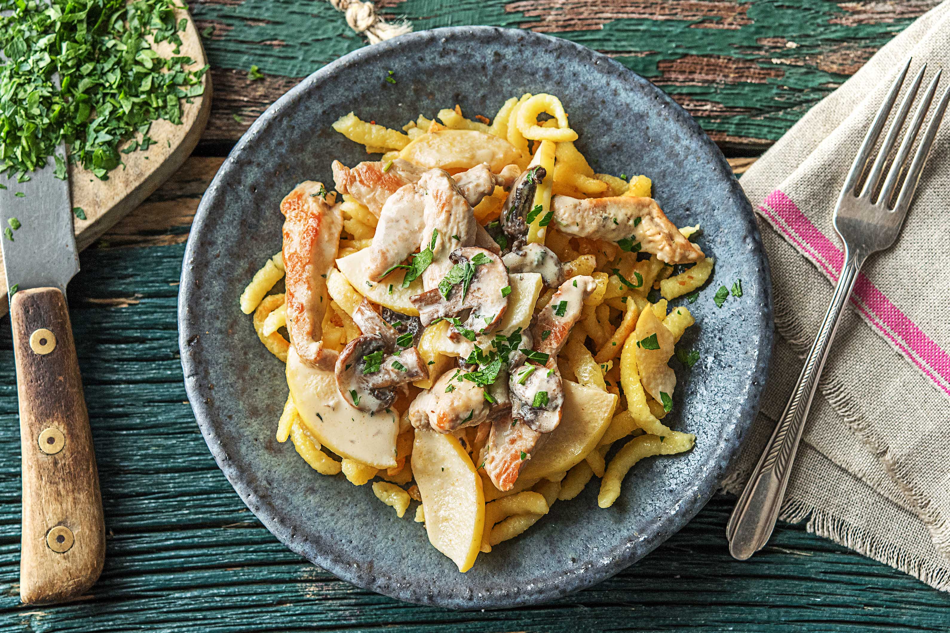 Putengeschnetzeltes mit Spätzle Rezept | HelloFresh