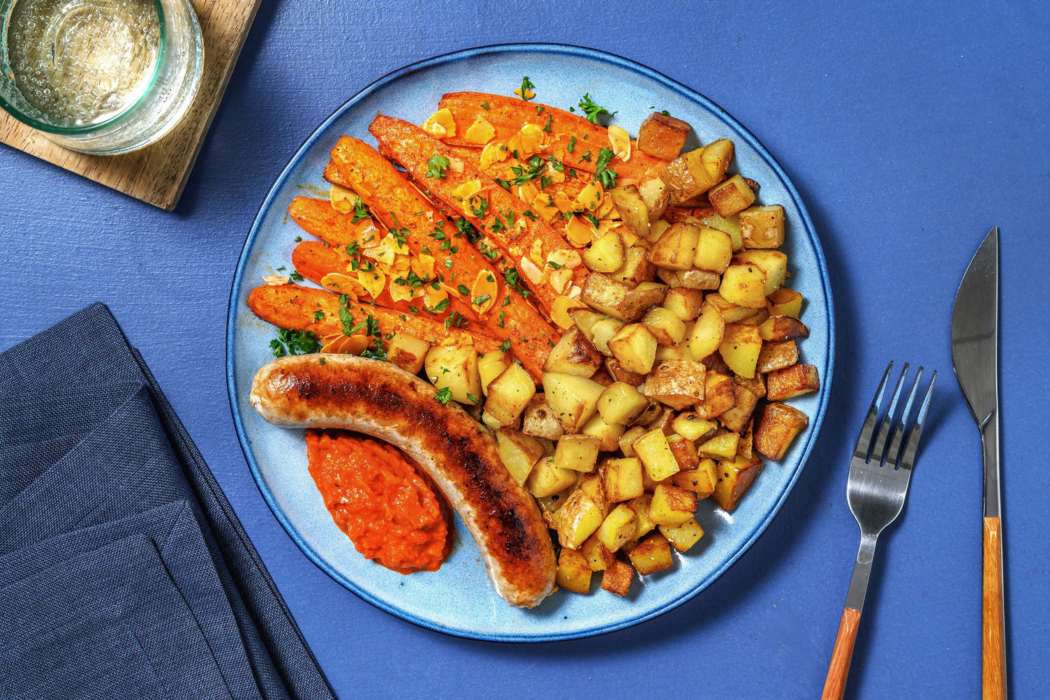 Varkensworst van Brandt & Levie met patatas bravas Recept HelloFresh