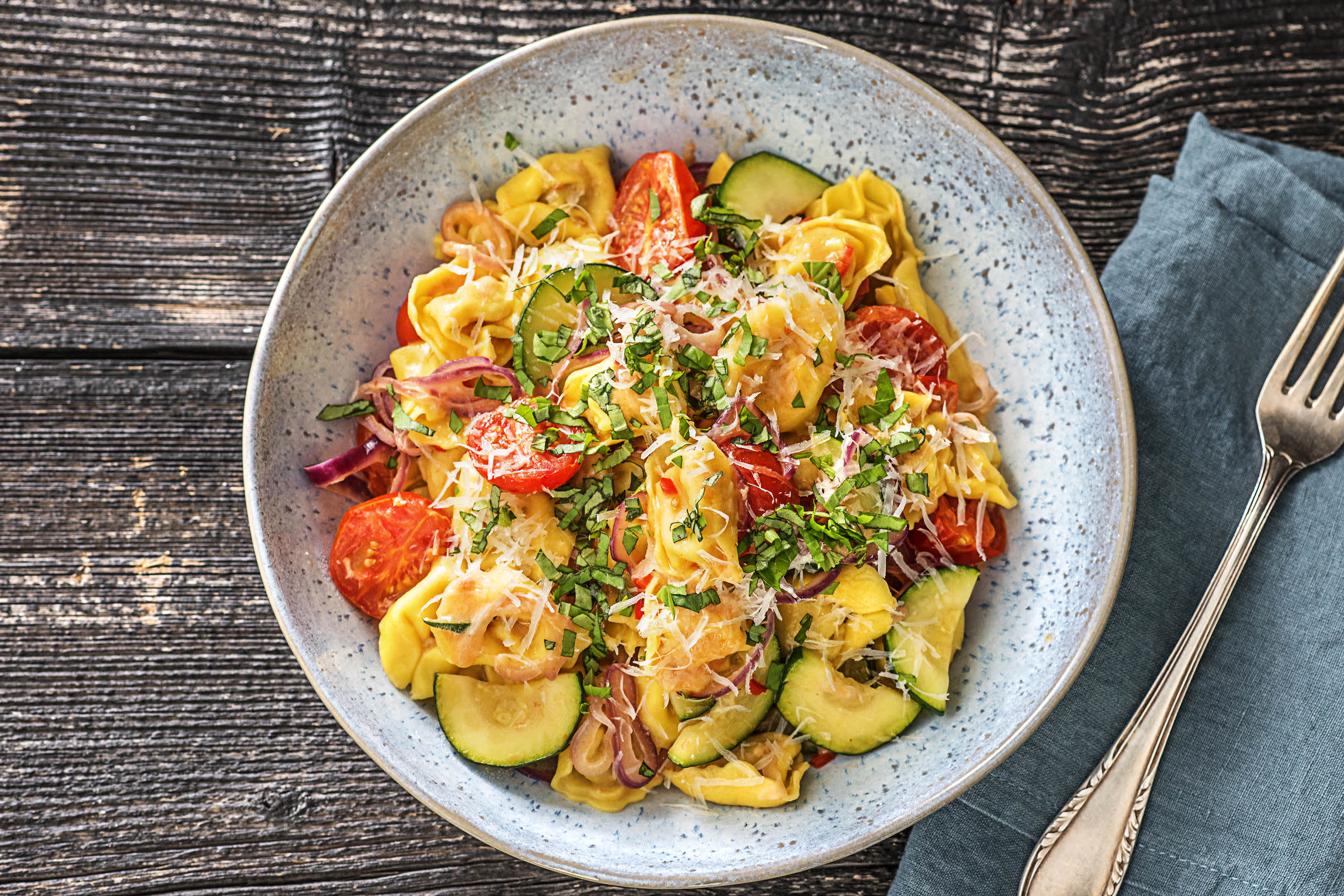 Scharfe Pilz-Tortellini-Pfanne Rezept | HelloFresh