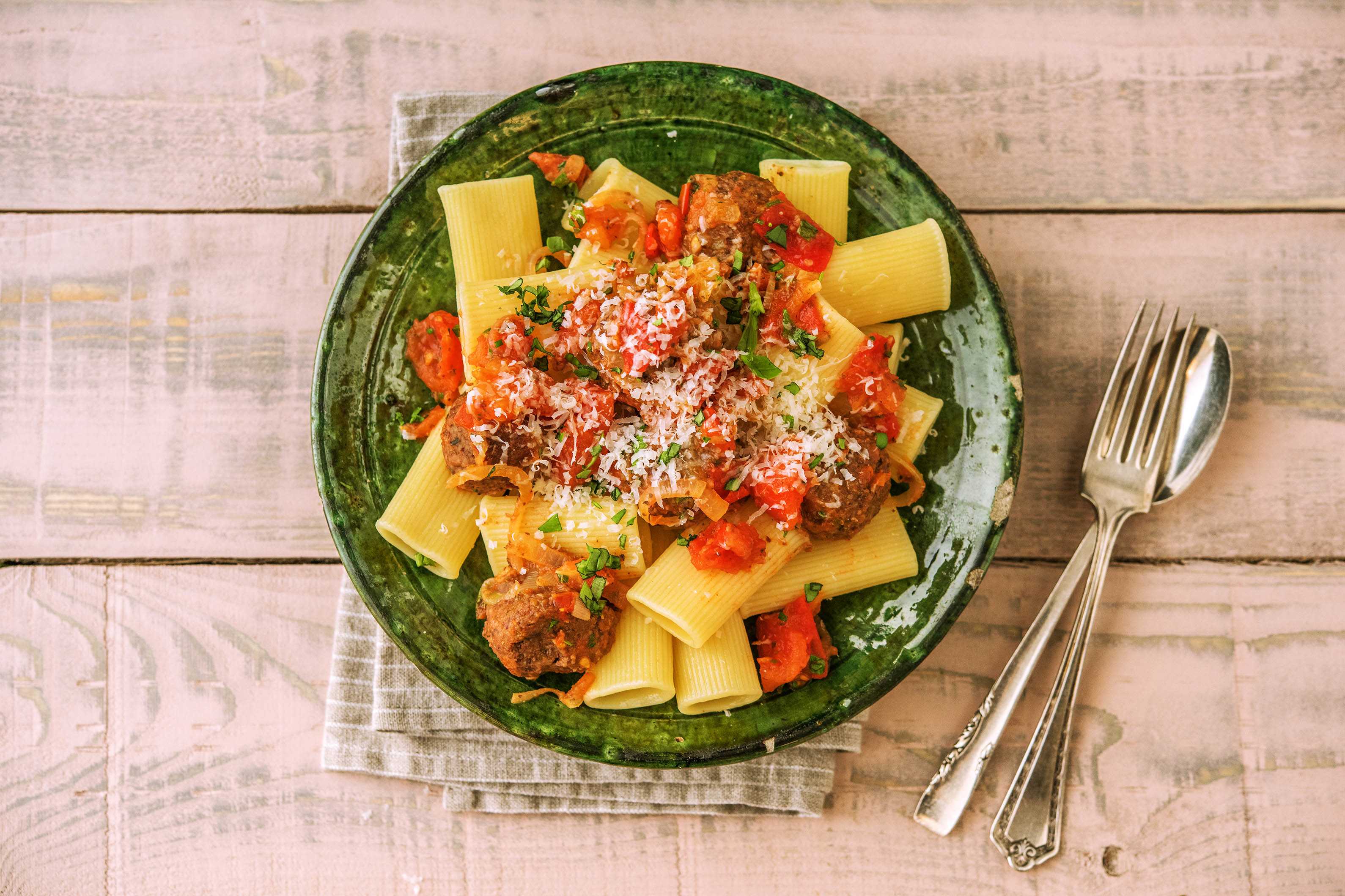 Schwarze Bohnen-Bällchen Rezept | HelloFresh Schwarze Bohnen-Bällchen Rezept | HelloFresh