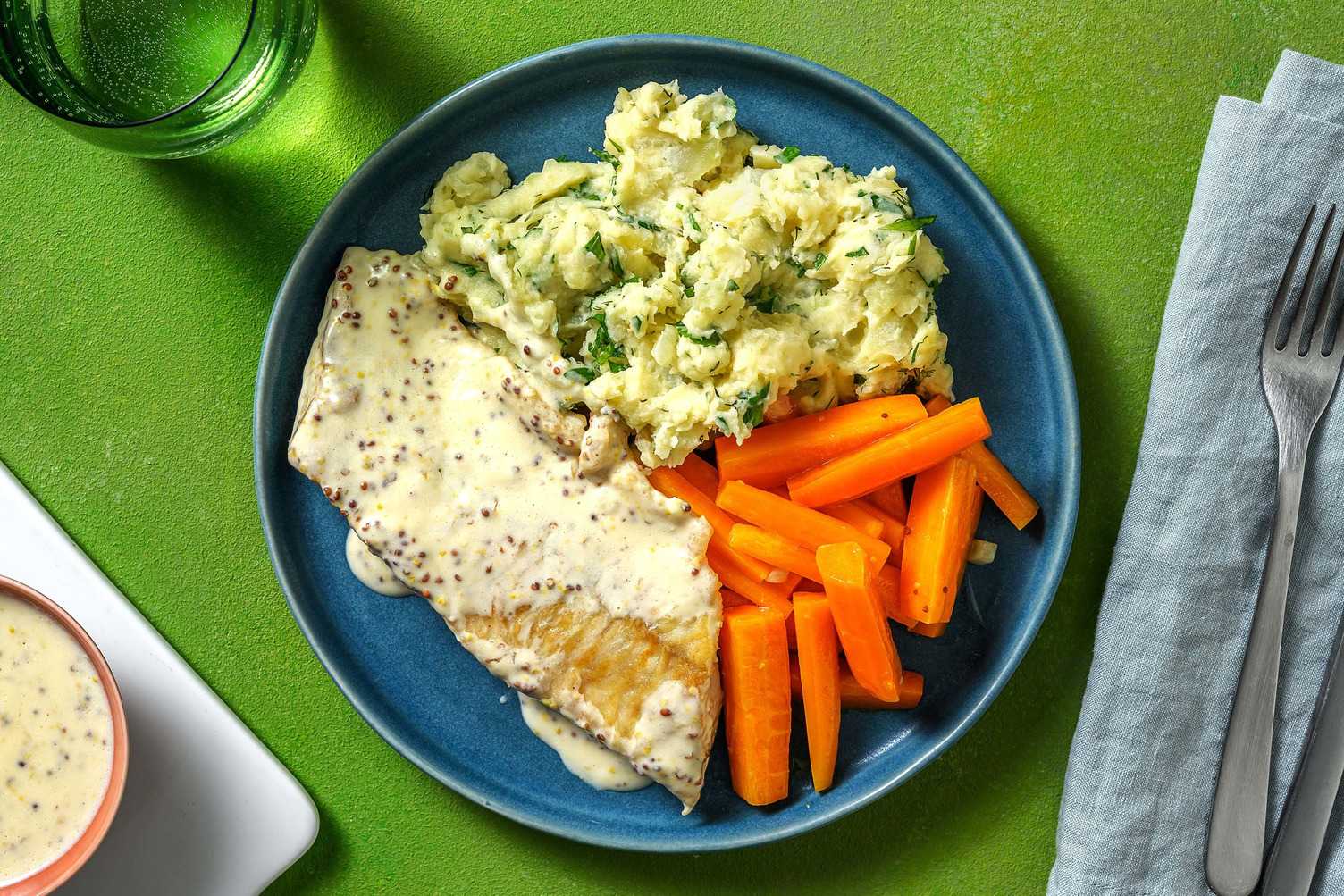 Seehecht mit Kohlrabipüree und Senfrahm Rezept | HelloFresh
