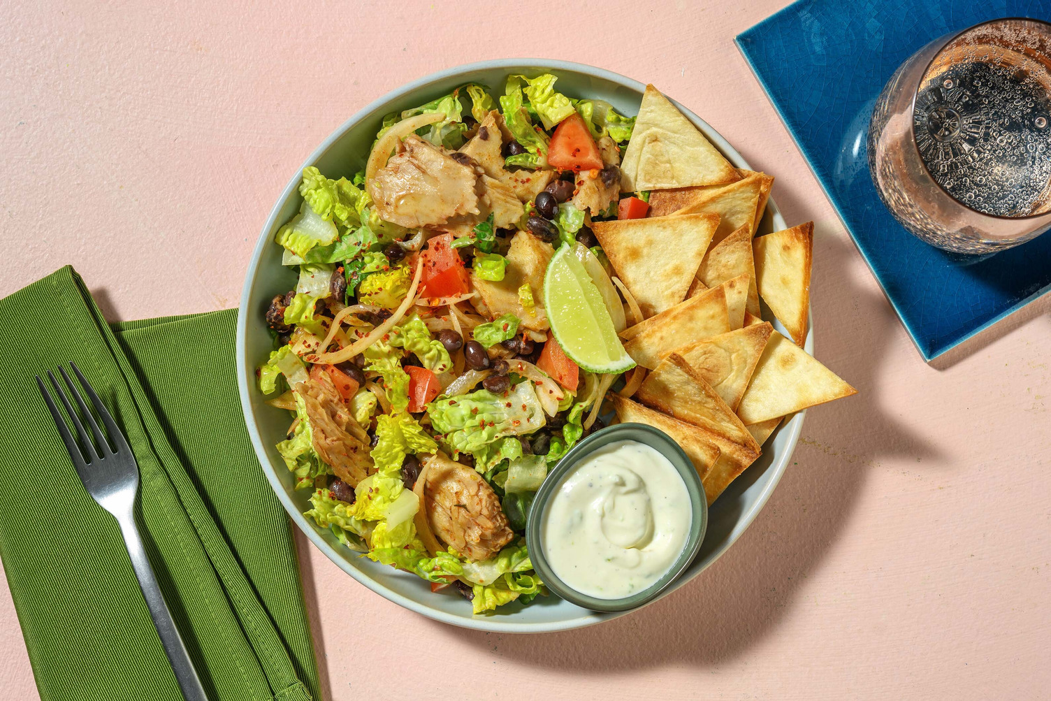 Tex Mex Salat mit veganen Filetstücken &amp; Tortillachips Rezept | HelloFresh