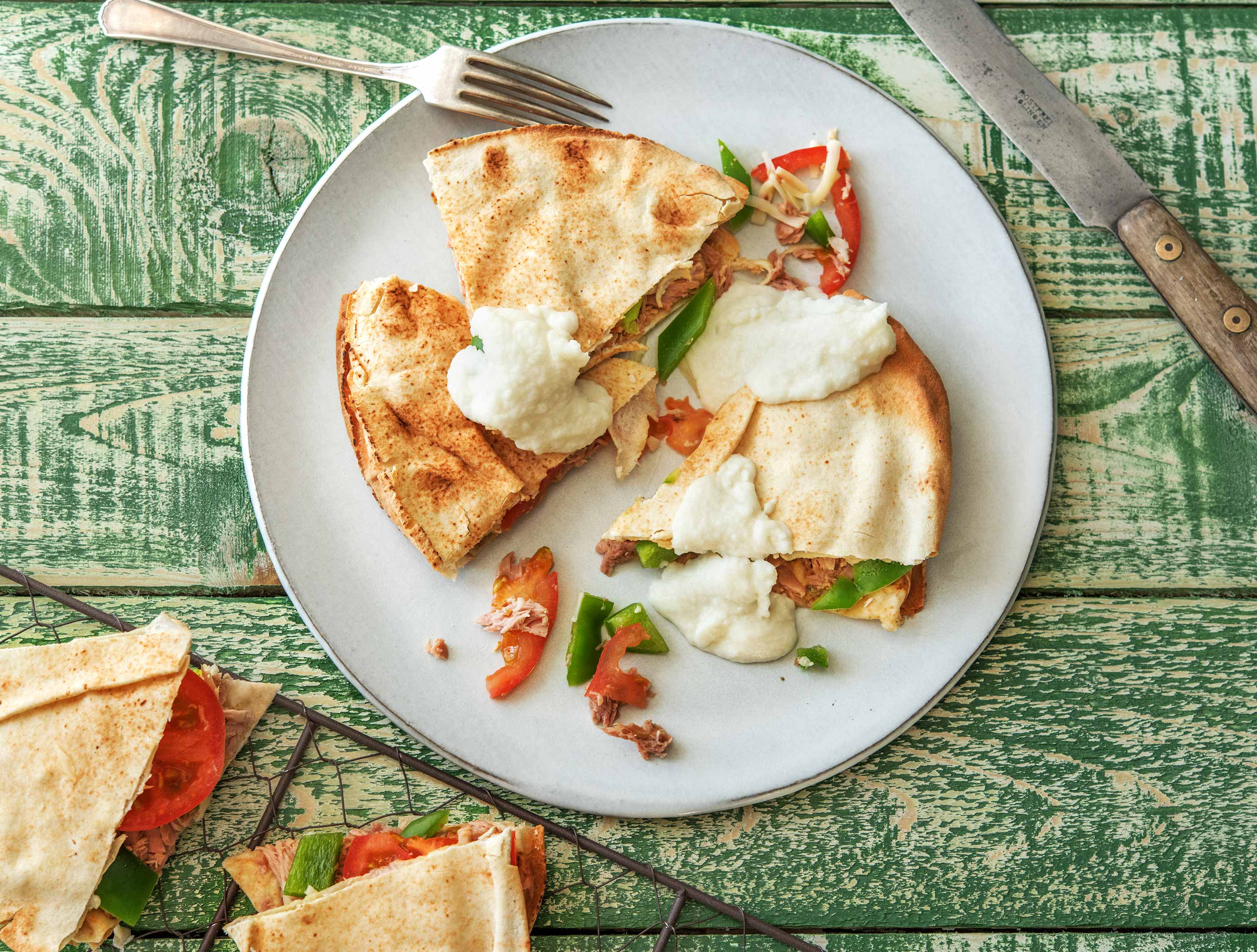 Tuna melt met bloemkoolknoflooksaus Recept HelloFresh