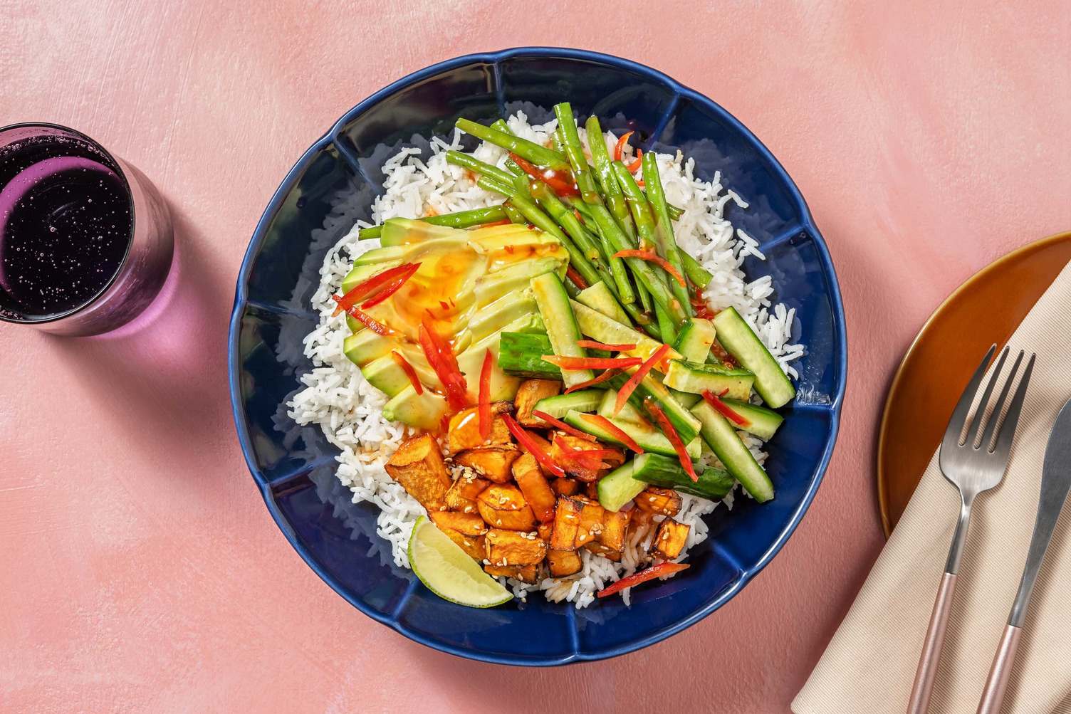 Vegane Bowl mit Sesam-Süßkartoffel Rezept | HelloFresh