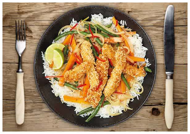 Krosse Putenbrust im Kokos-Sesam-Mantel Rezept | HelloFresh