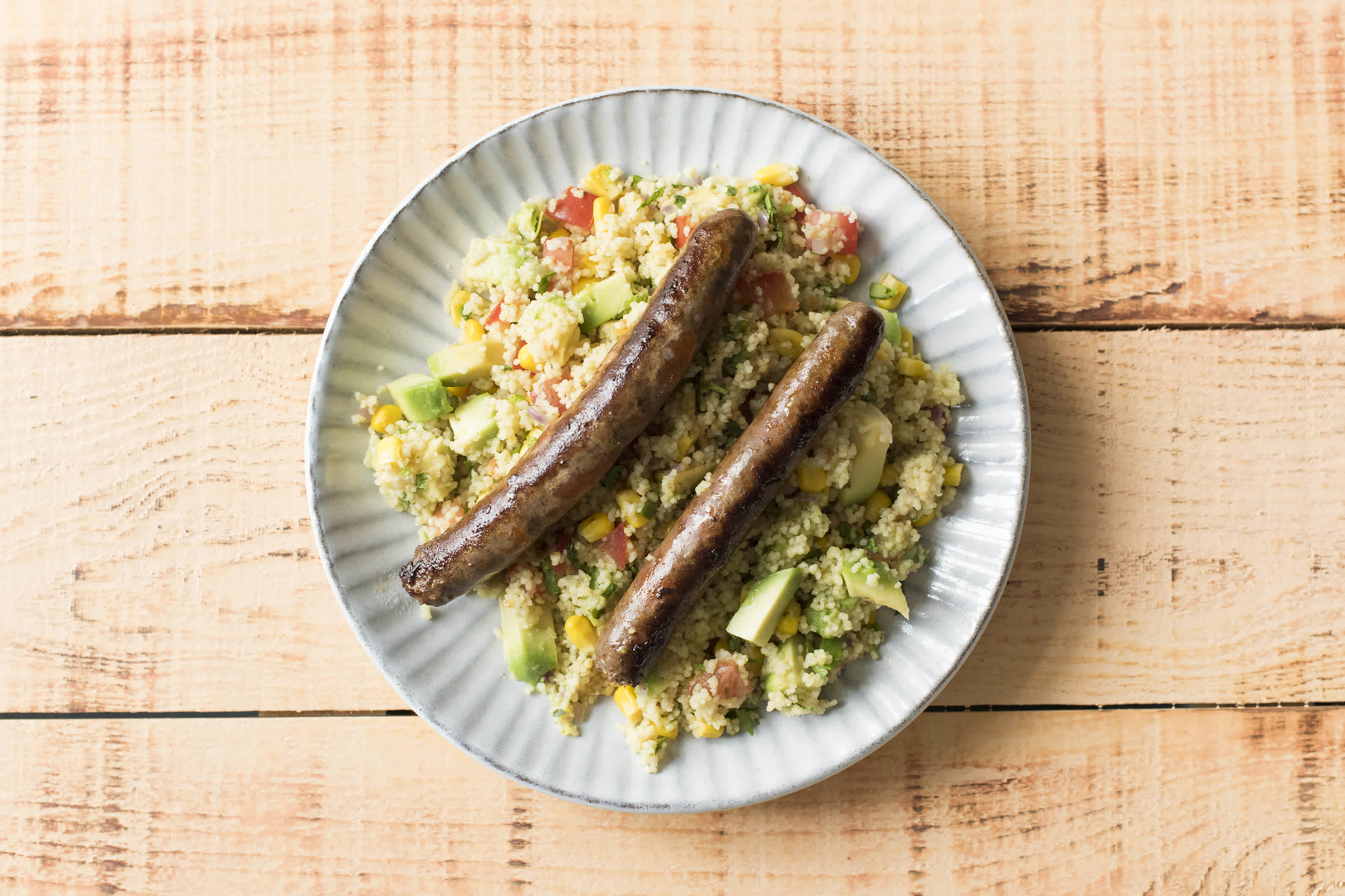 Pikante Lamm-Wurst mit Couscous-Salat