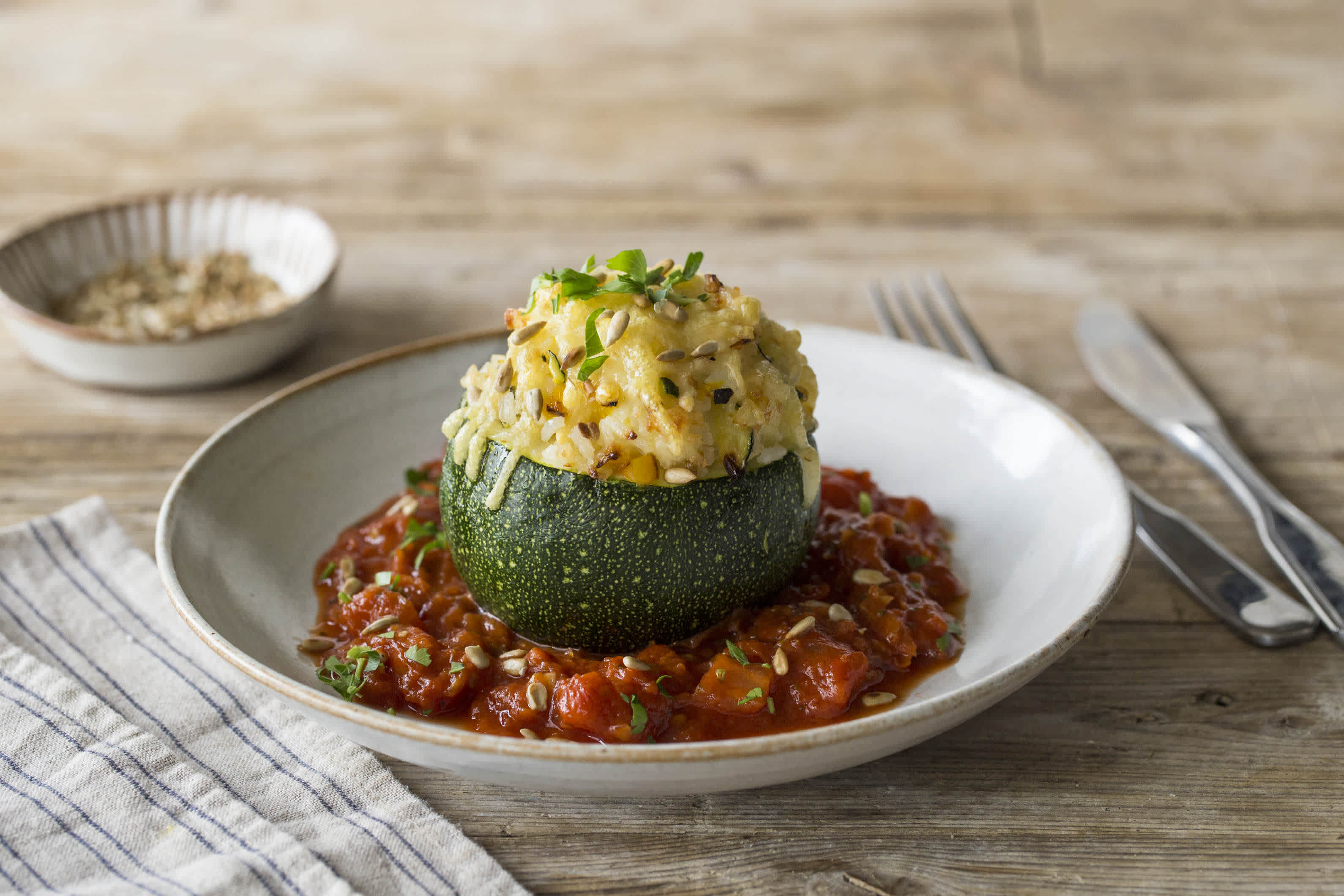 Gefüllte, runde “Rondini” Zucchini