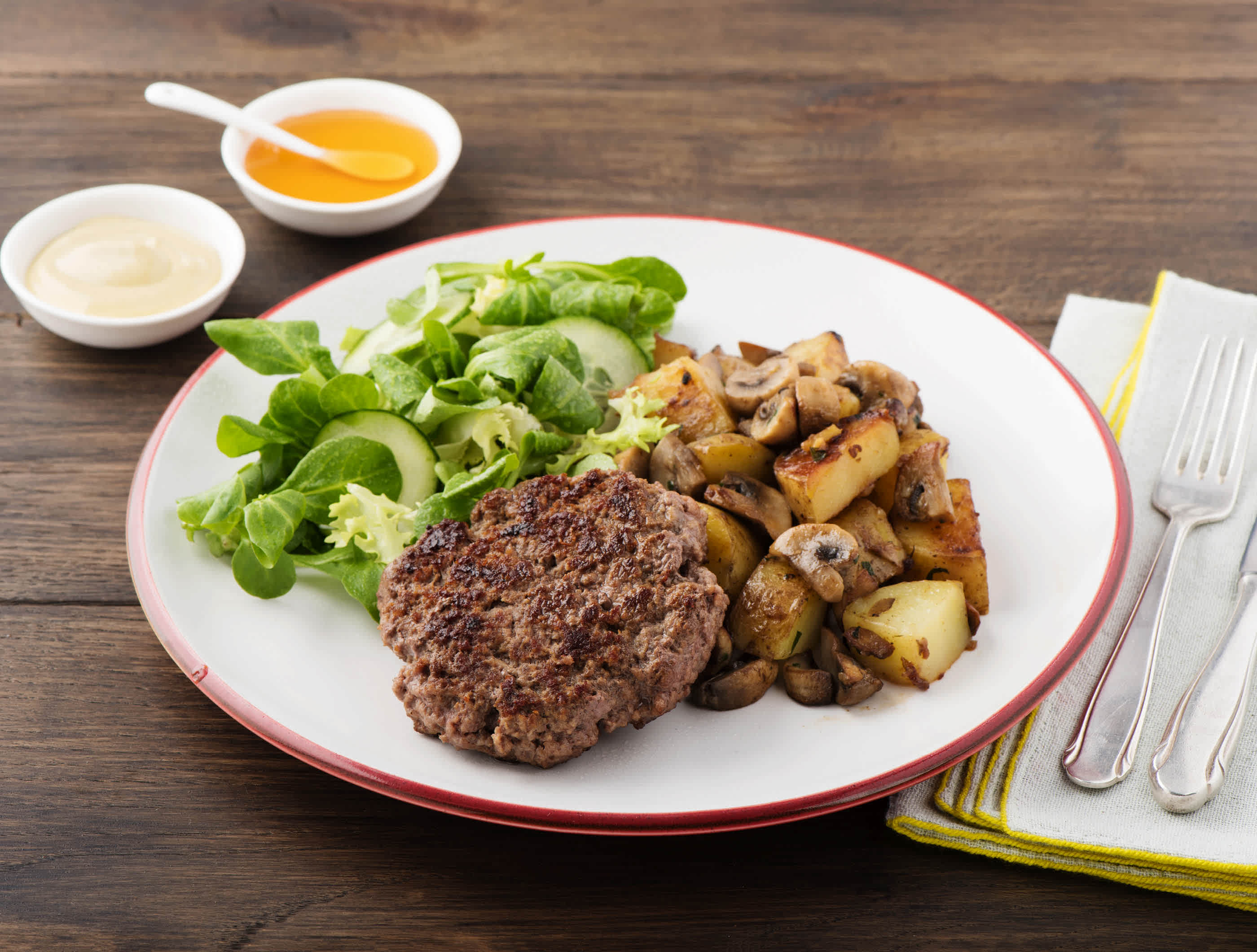 Gebakken aardappelen met champignons en kalfsburger Recept HelloFresh
