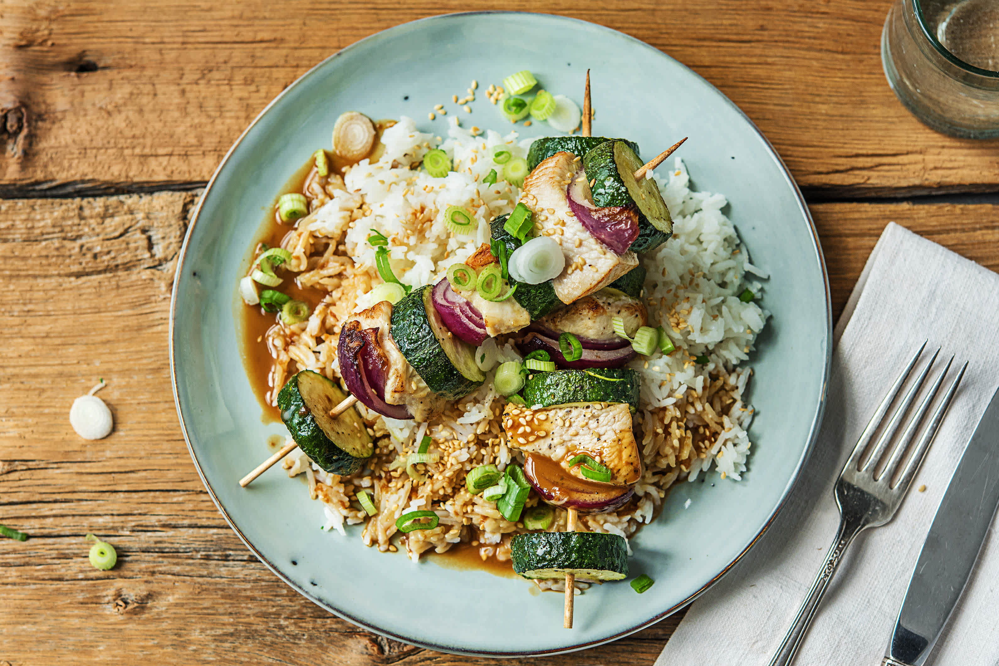 Puten-Gemüse-Spieße Rezept | HelloFresh